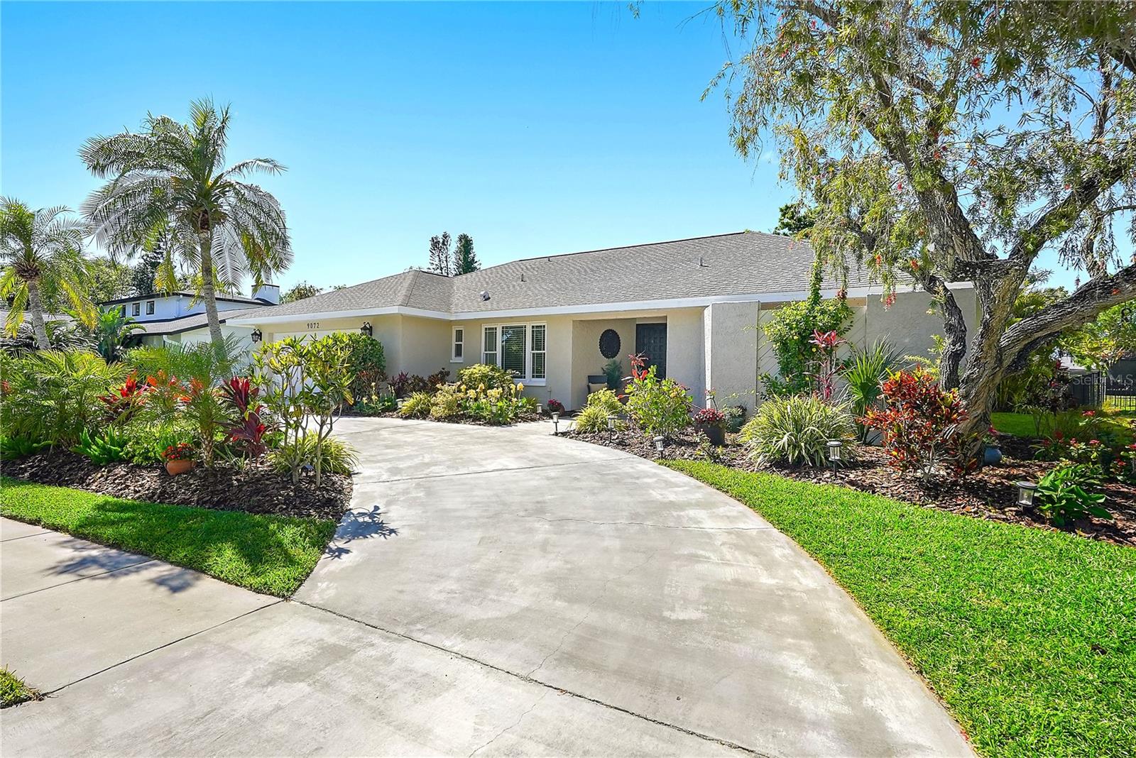 9072 BAYWOOD PARK DR