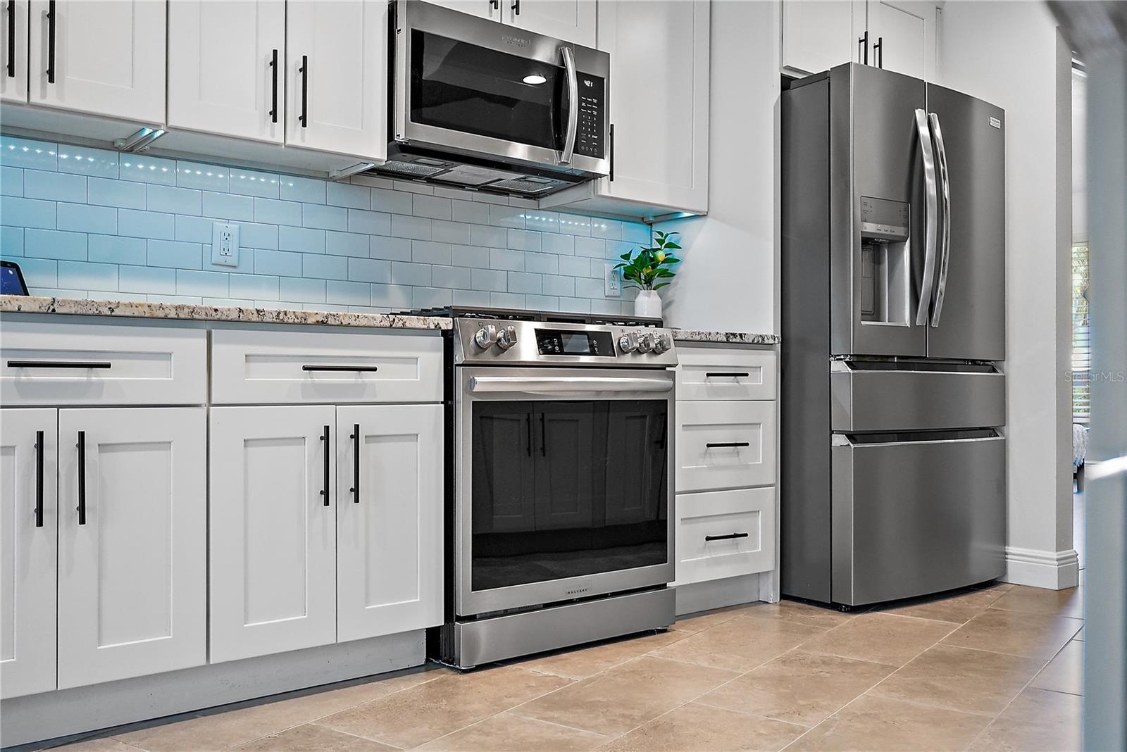 9072 BAYWOOD PARK DR