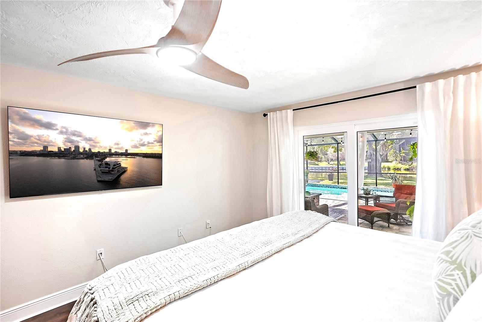 9072 BAYWOOD PARK DR