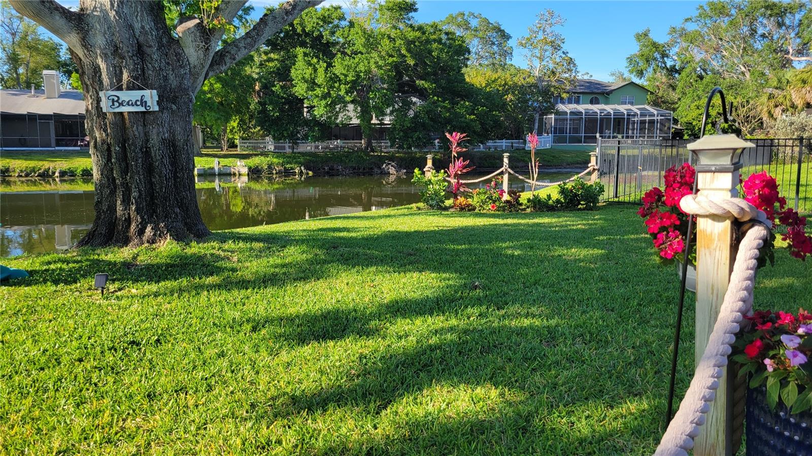 9072 BAYWOOD PARK DR