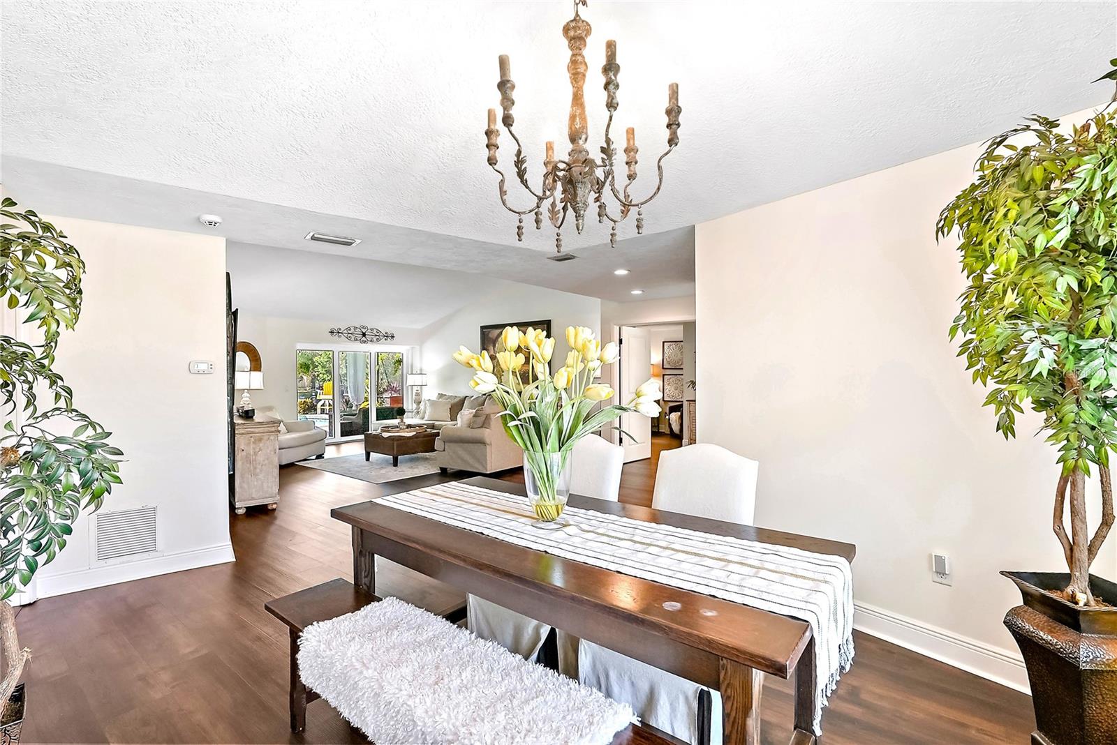 9072 BAYWOOD PARK DR