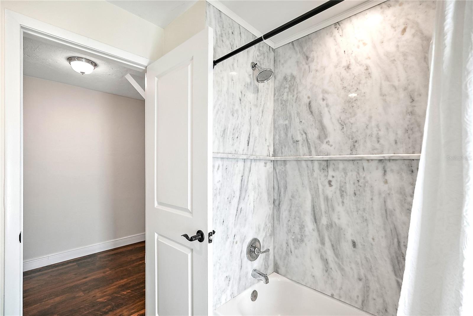 9072 BAYWOOD PARK DR