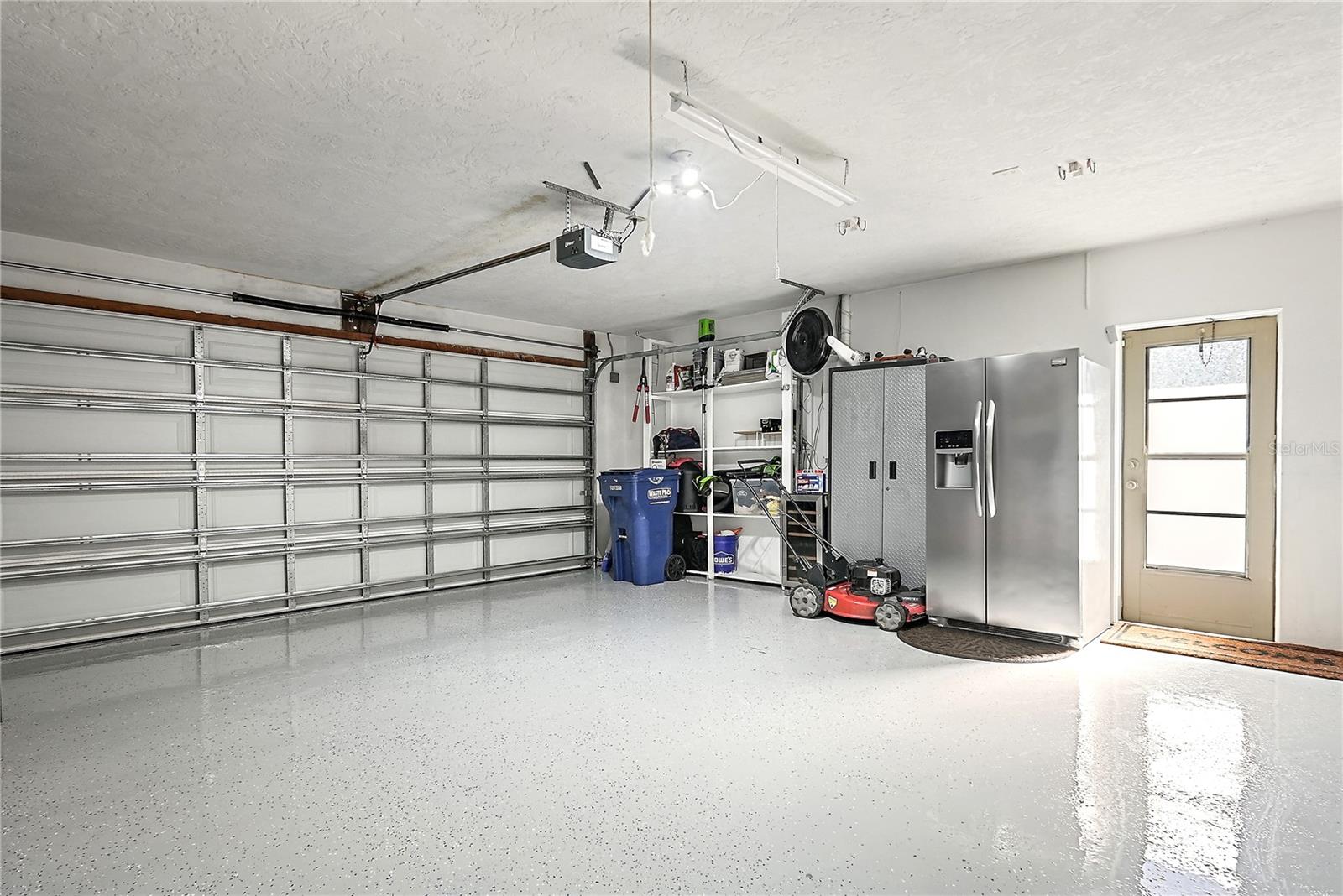 9072 BAYWOOD PARK DR