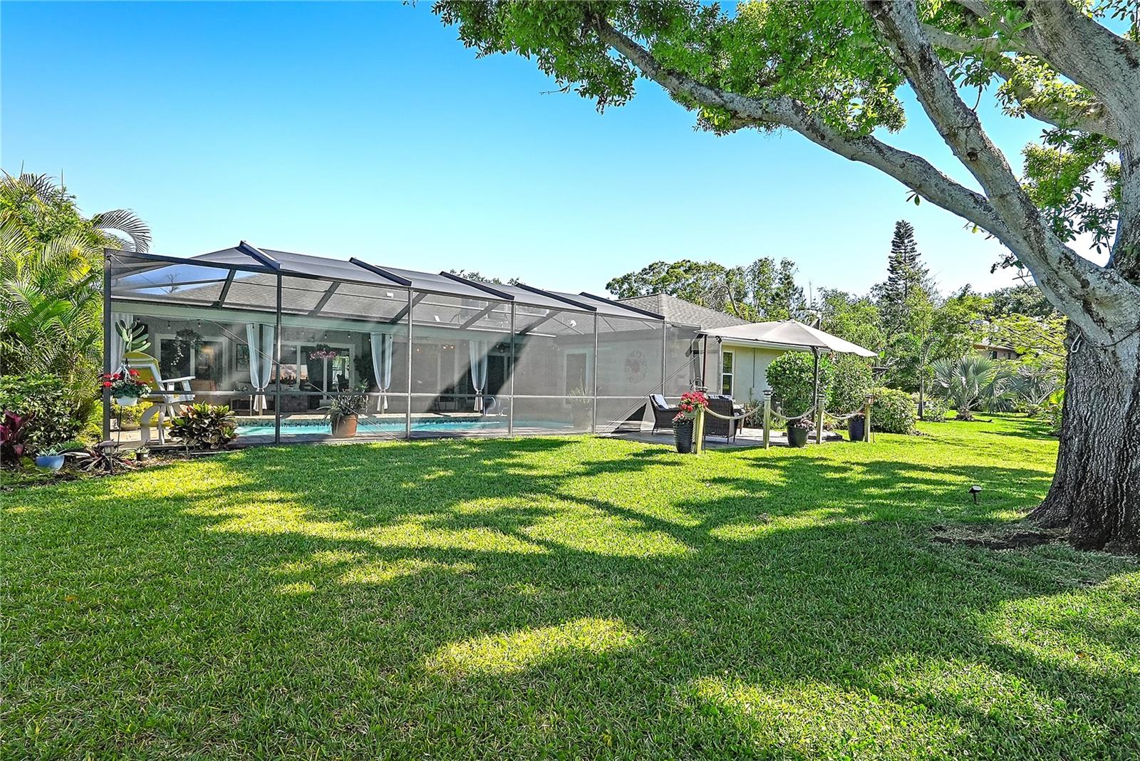 9072 BAYWOOD PARK DR