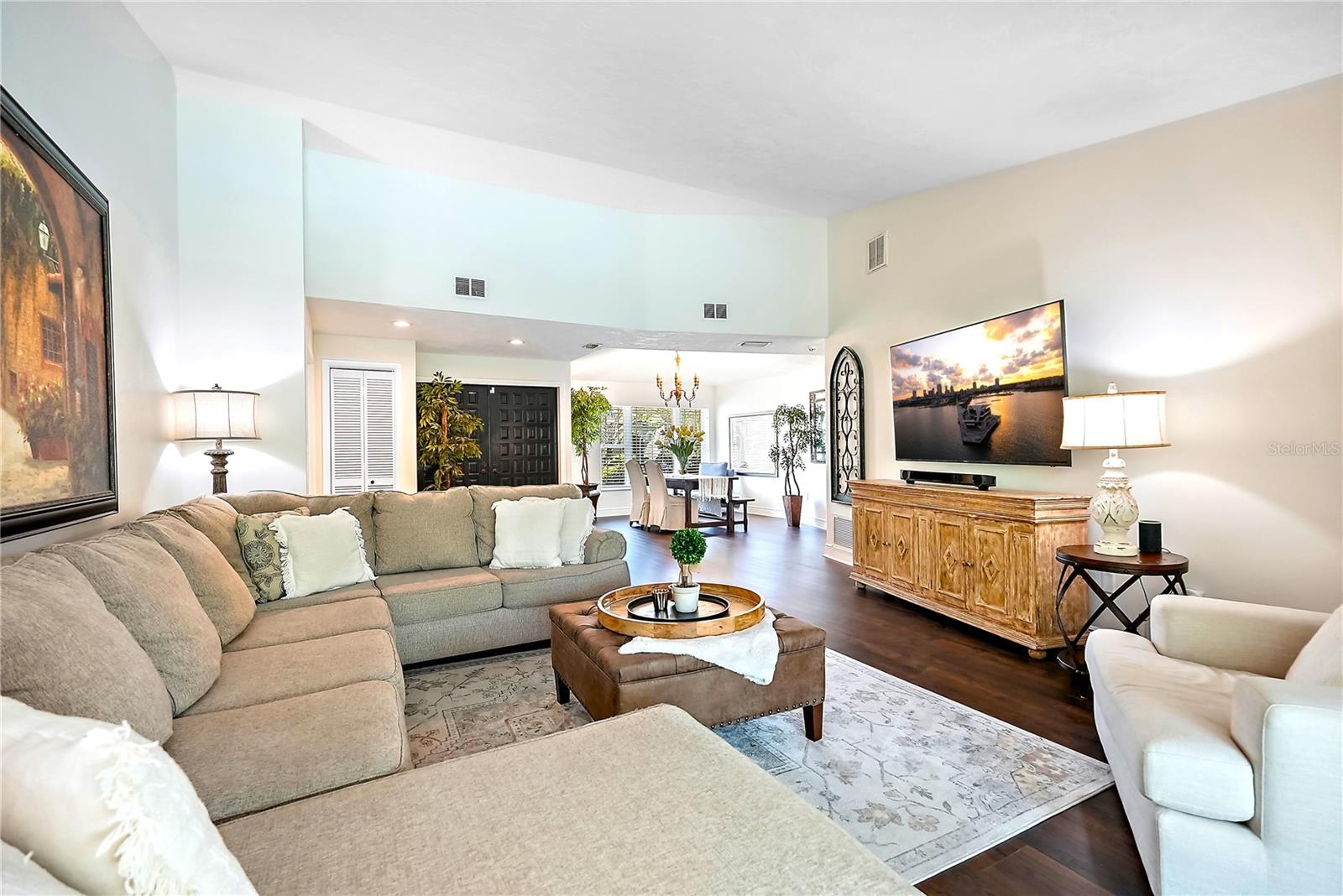 9072 BAYWOOD PARK DR