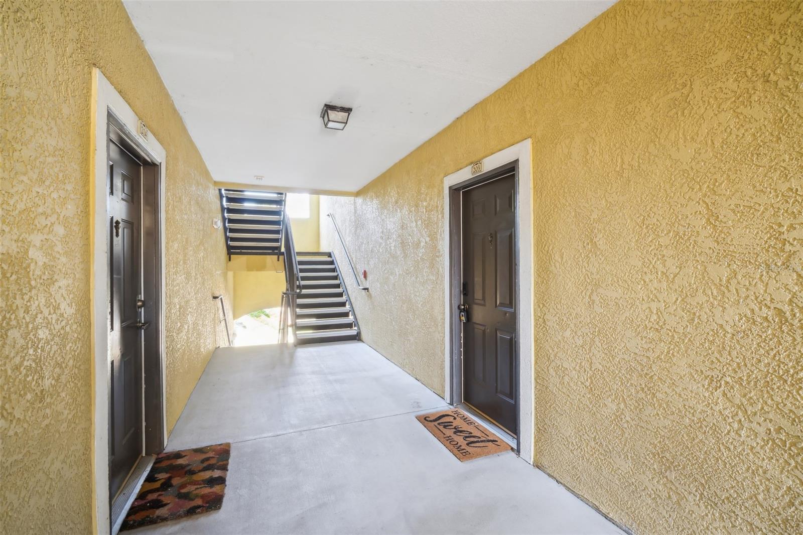 10019 COURTNEY PALMS BLVD #203