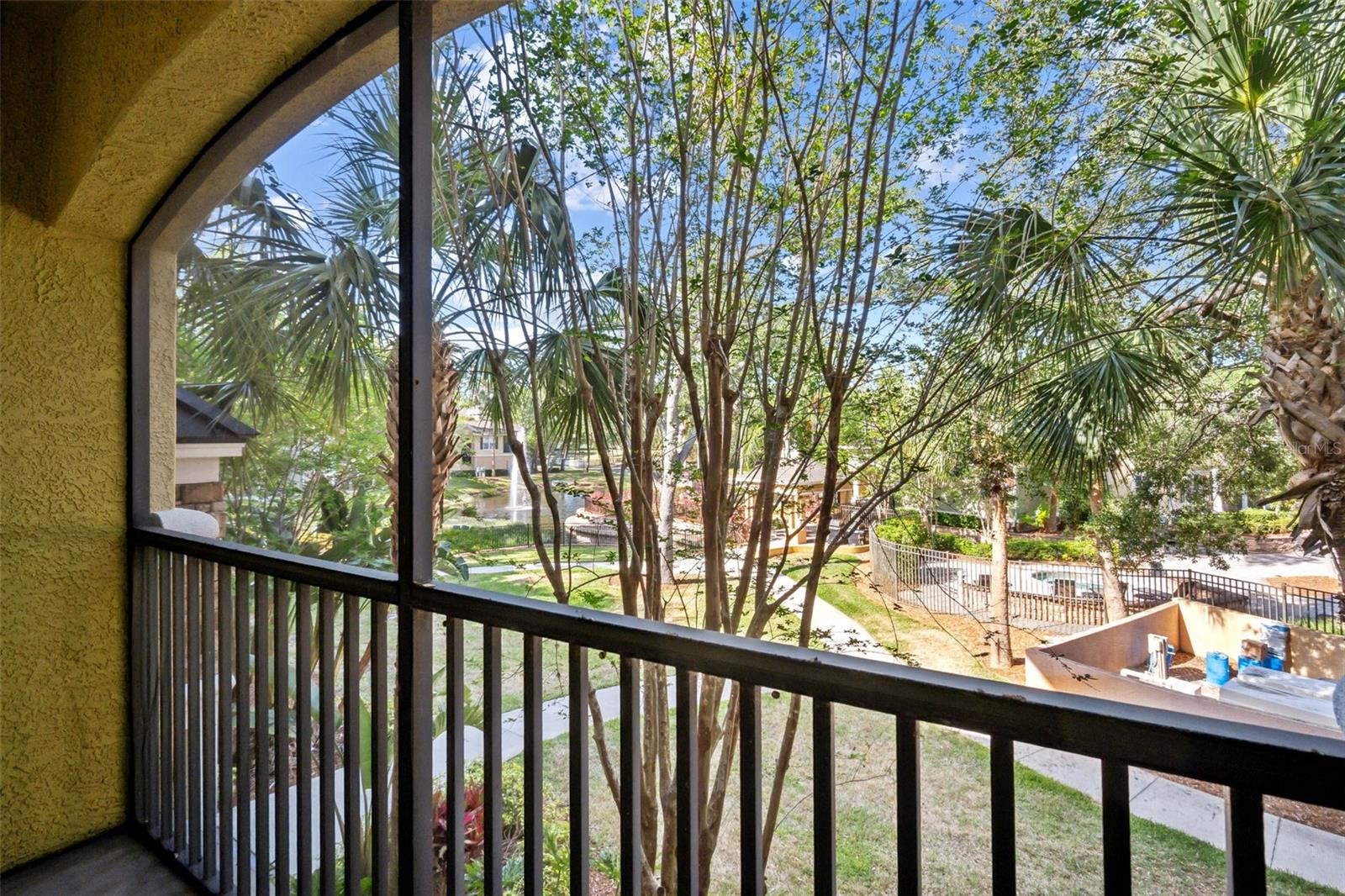 10019 COURTNEY PALMS BLVD #203