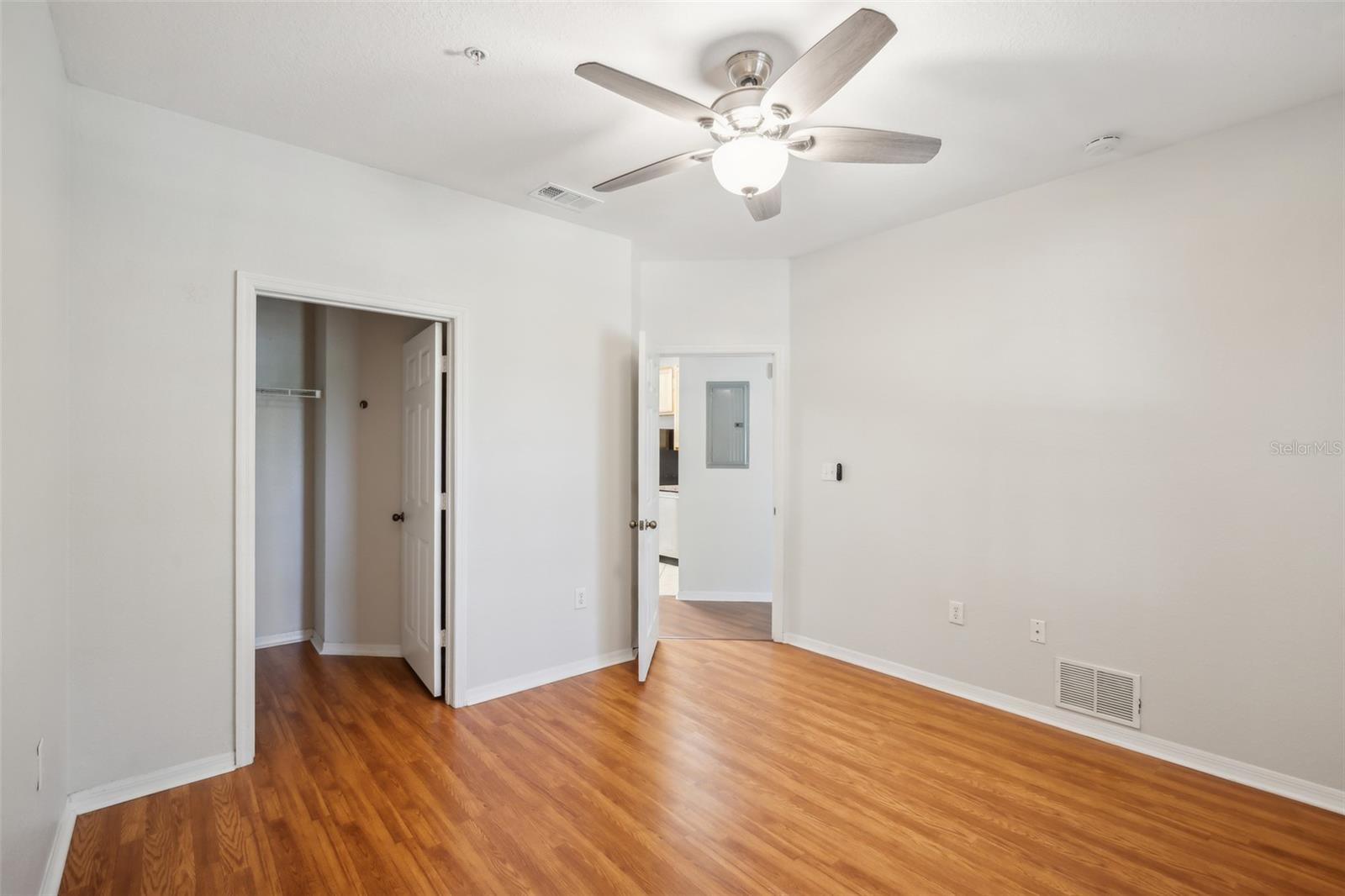 10019 COURTNEY PALMS BLVD #203