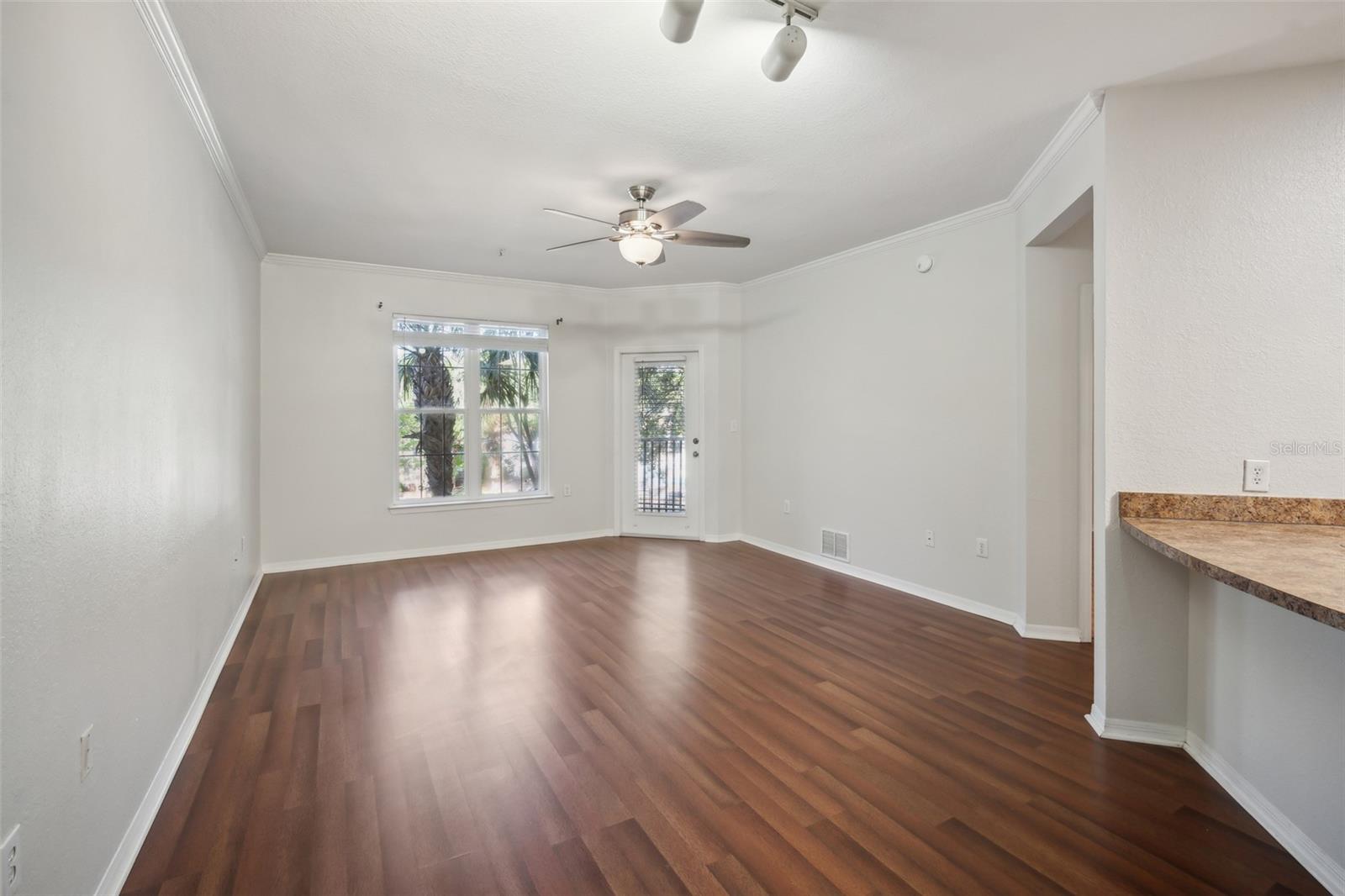 10019 COURTNEY PALMS BLVD #203