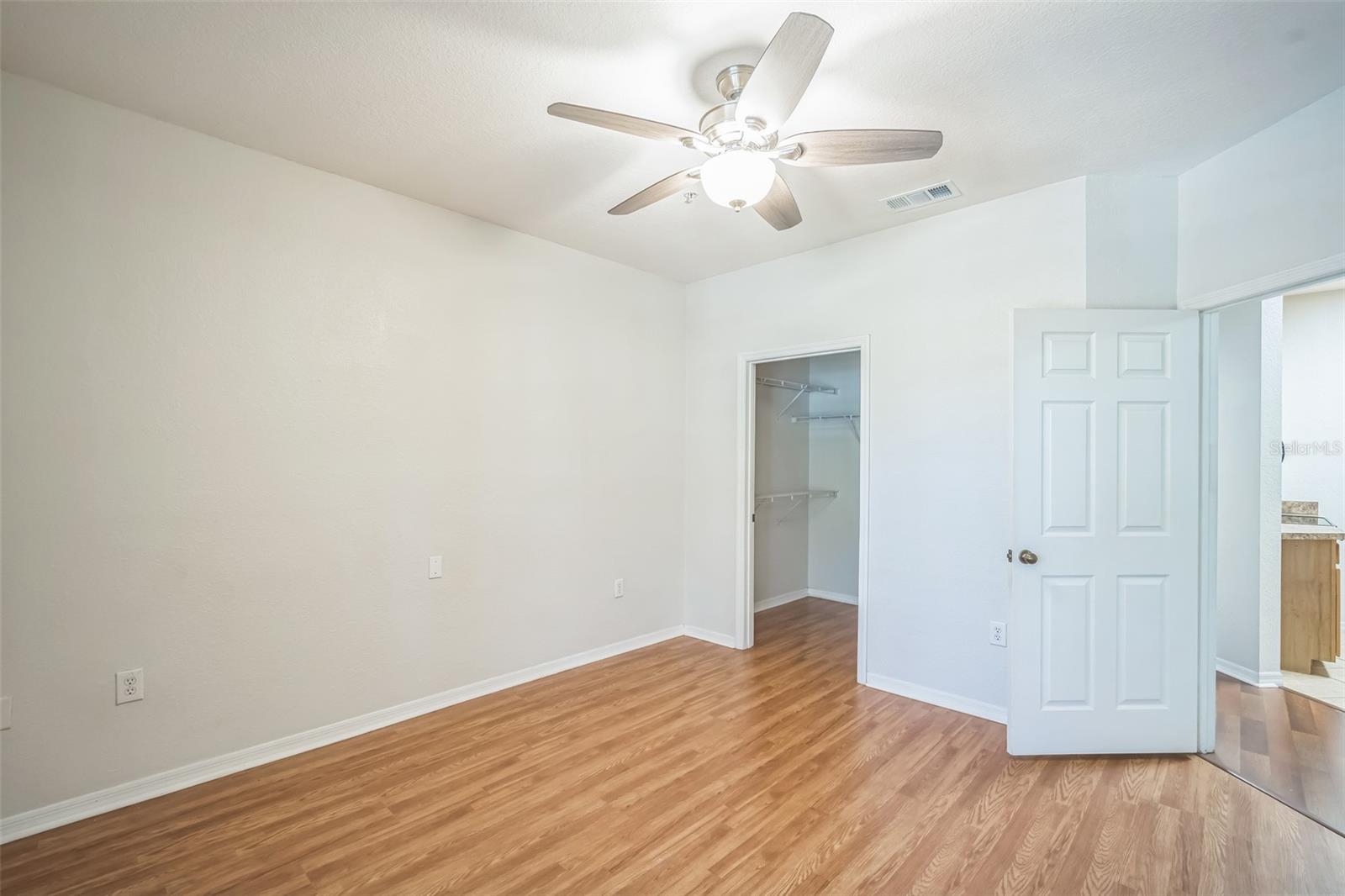 10019 COURTNEY PALMS BLVD #203