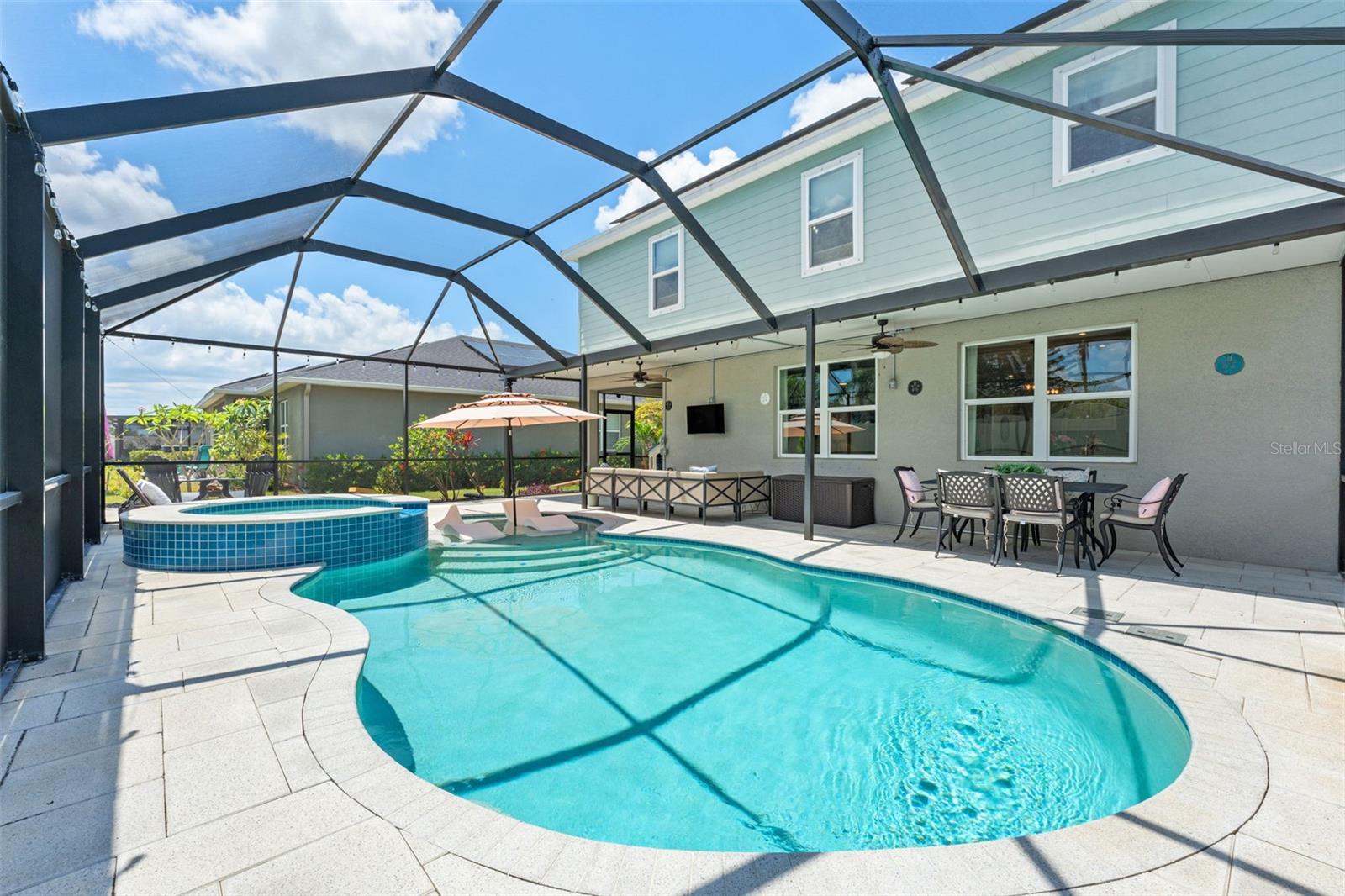 11742 LAKE LUCAYA DR