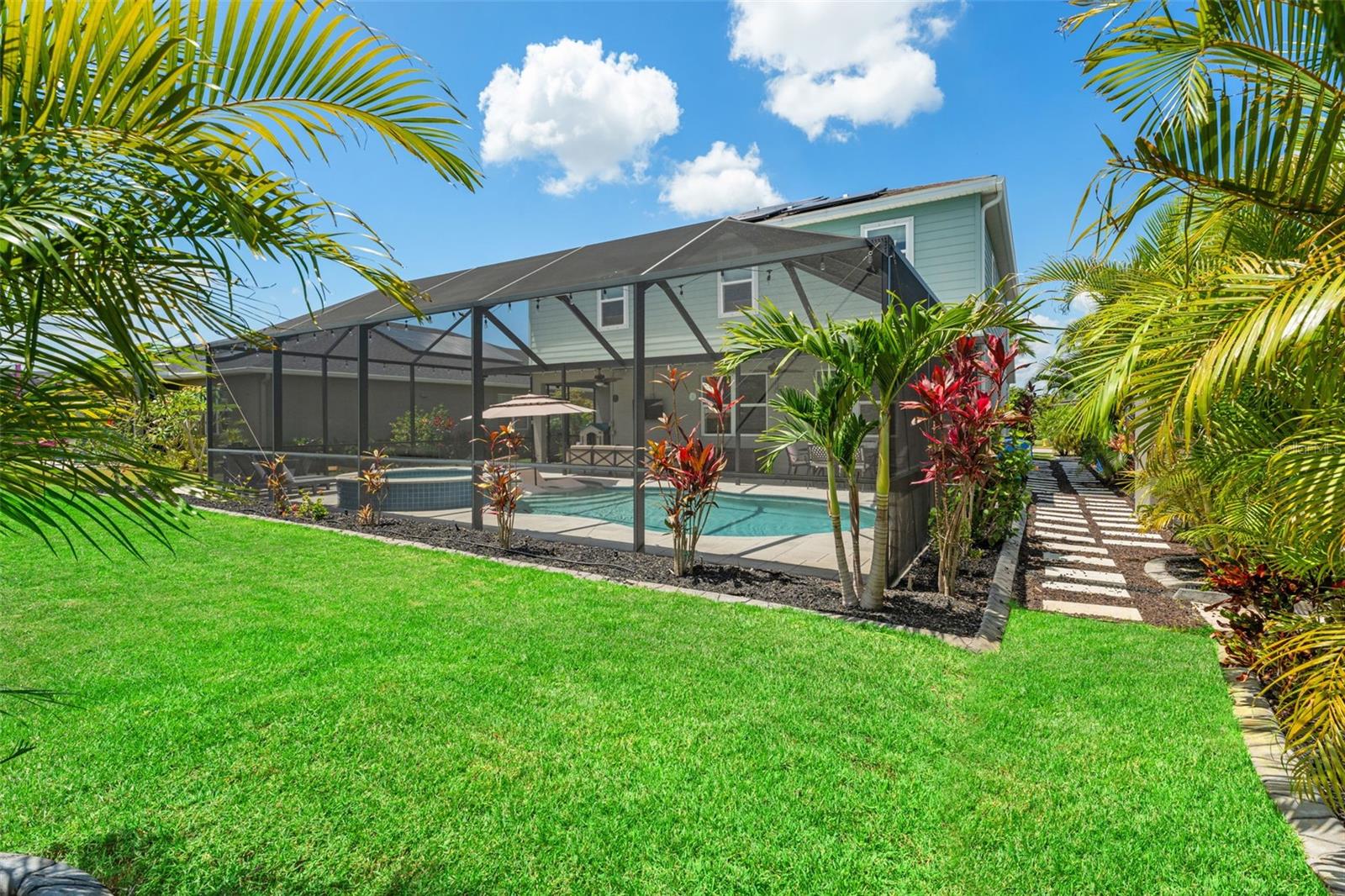 11742 LAKE LUCAYA DR