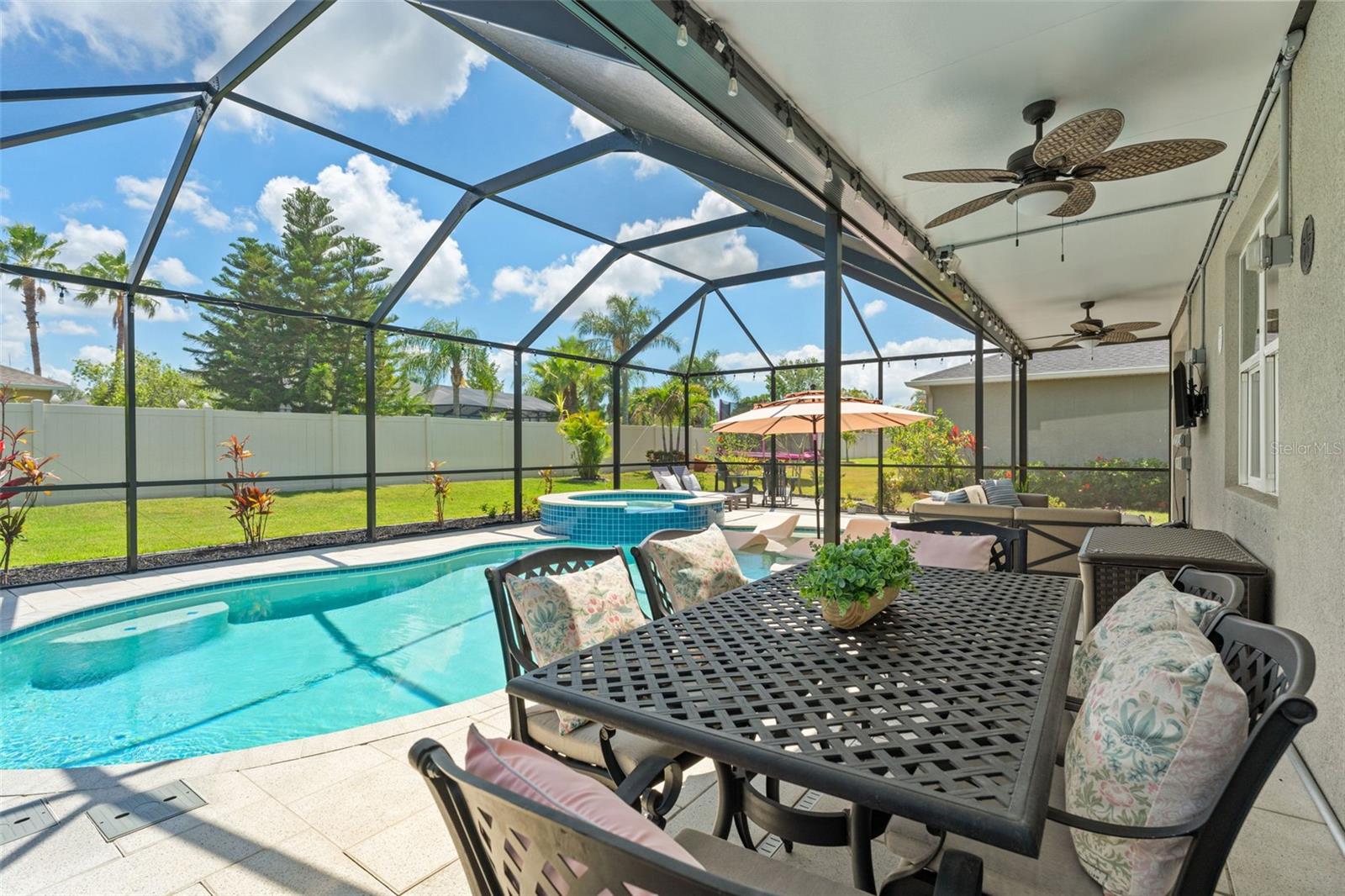 11742 LAKE LUCAYA DR