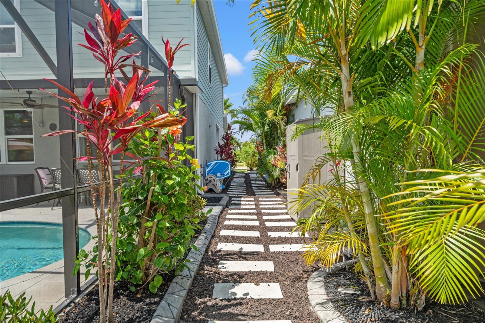 11742 LAKE LUCAYA DR