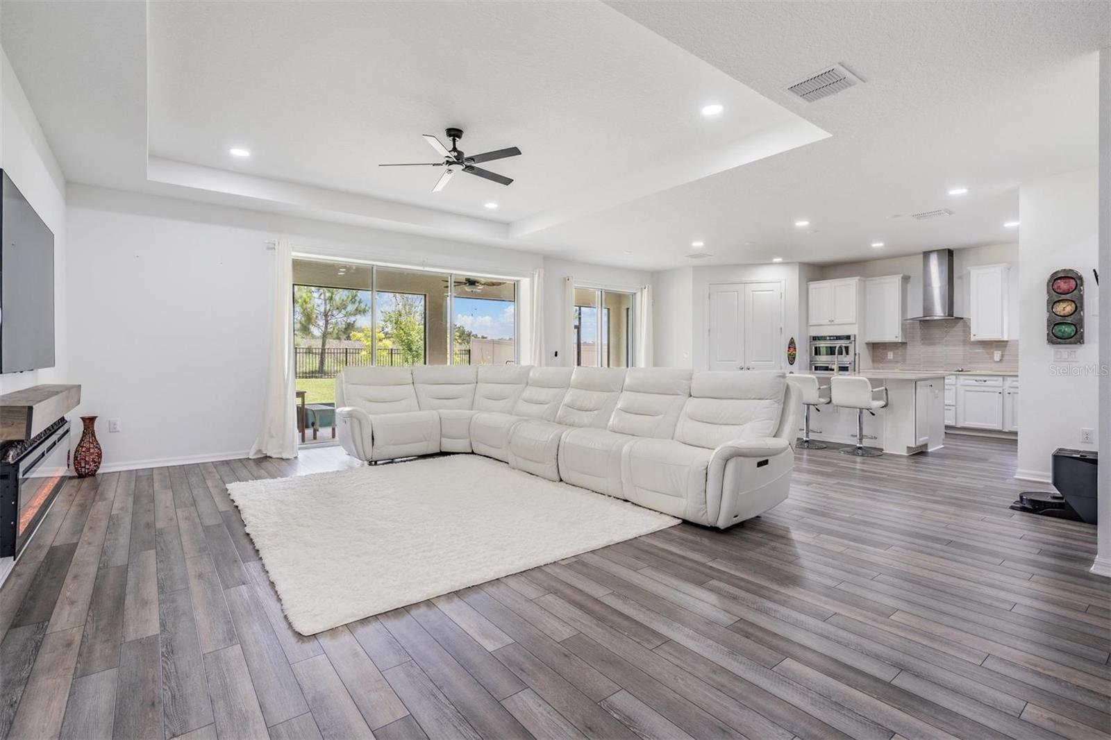 9405 IBIS GROVE BLVD