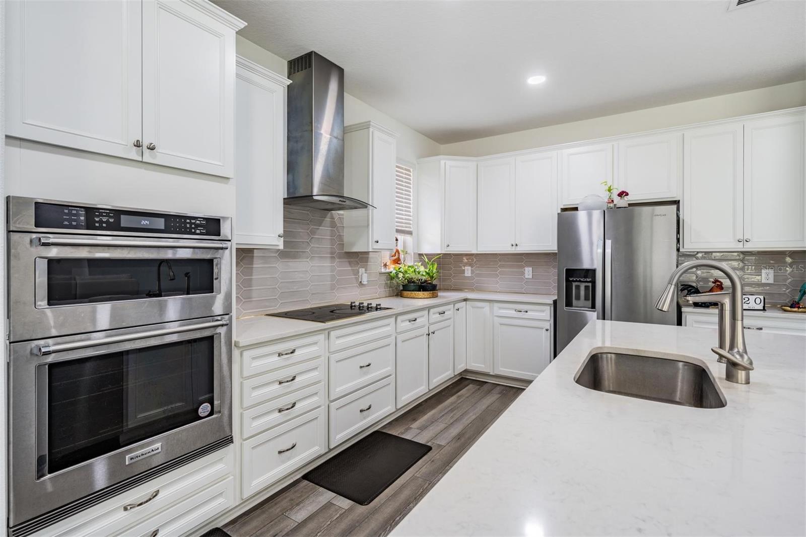 9405 IBIS GROVE BLVD