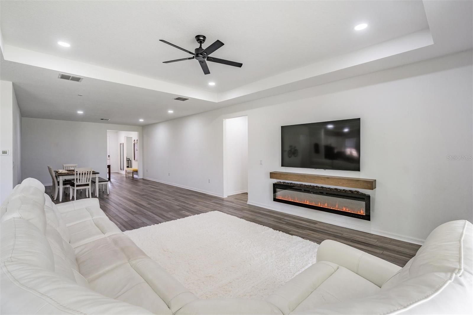 9405 IBIS GROVE BLVD