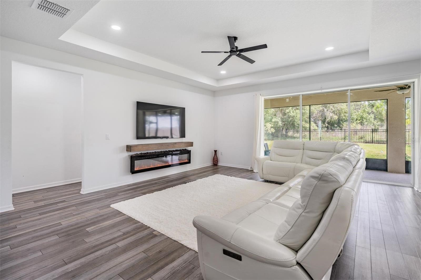 9405 IBIS GROVE BLVD