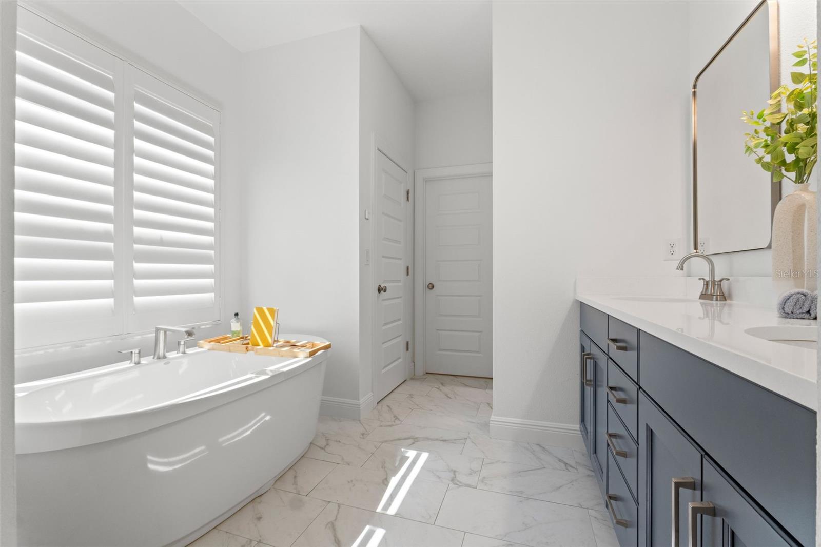 6123 GOLDEN NETTLE DR