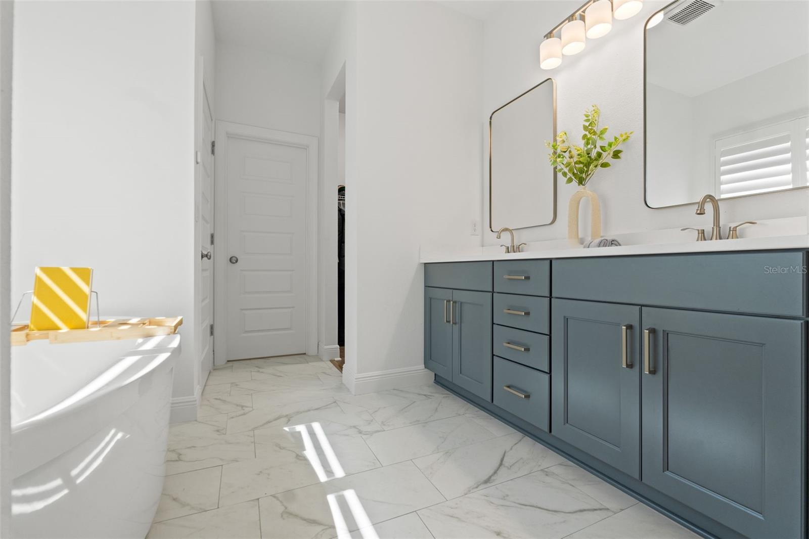 6123 GOLDEN NETTLE DR