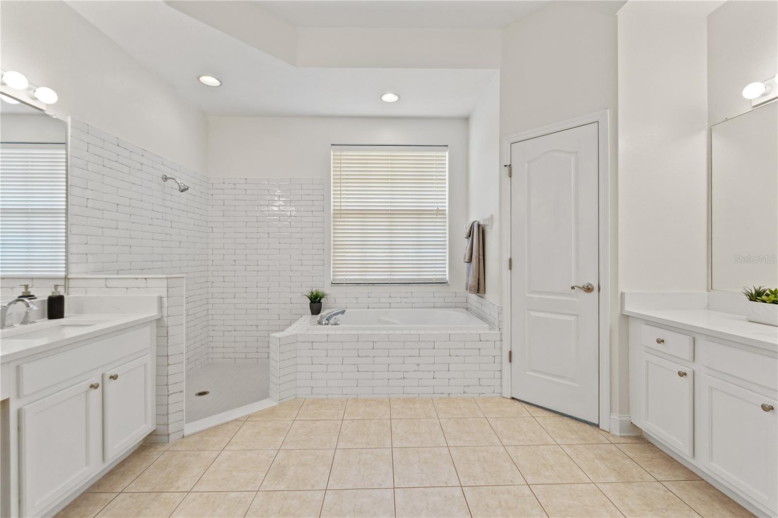 2901 LAUREL MEADOW CT