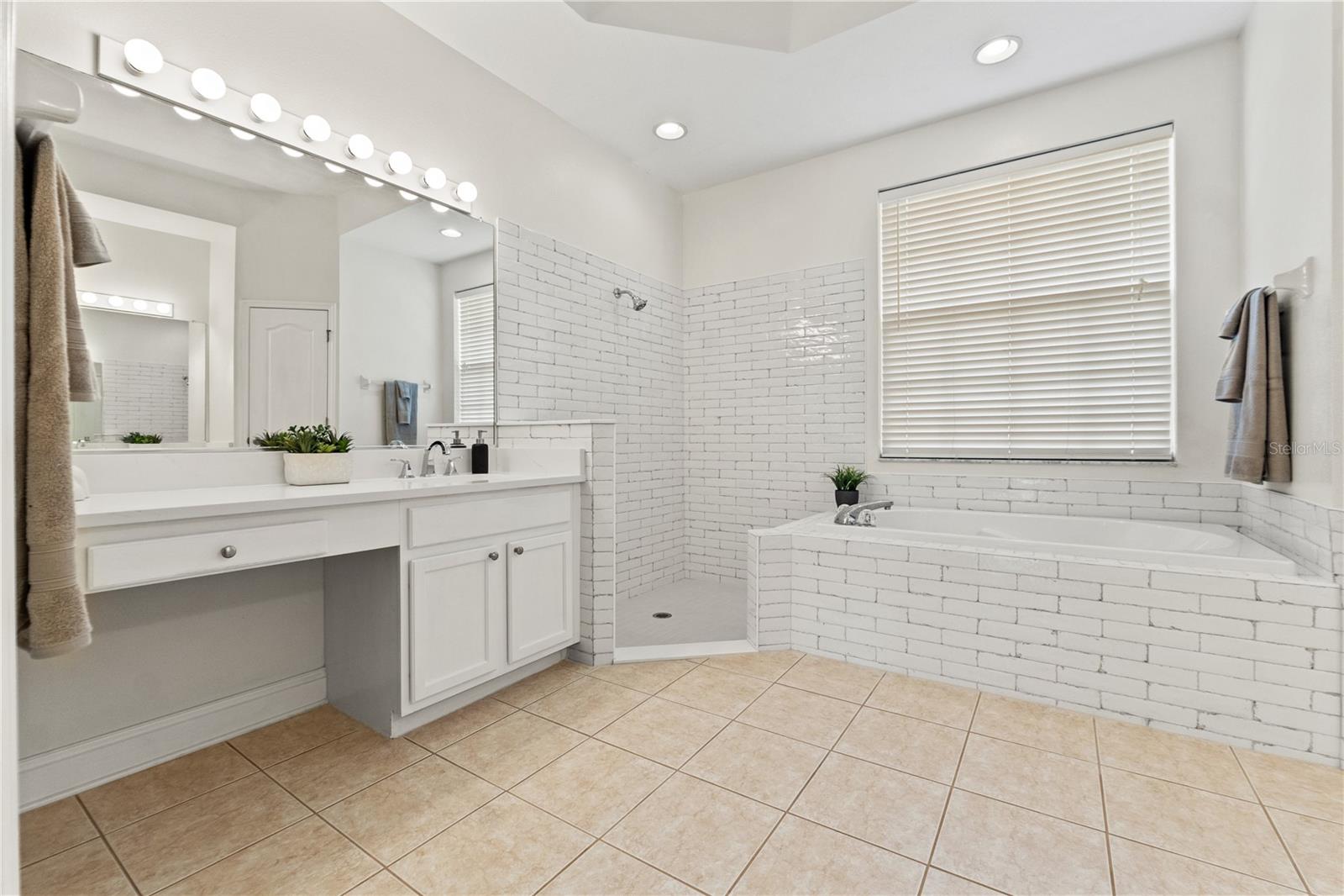 2901 LAUREL MEADOW CT