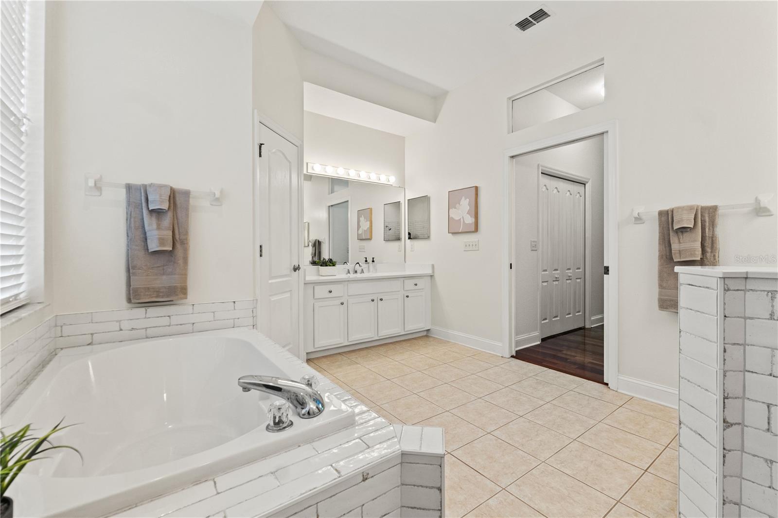 2901 LAUREL MEADOW CT