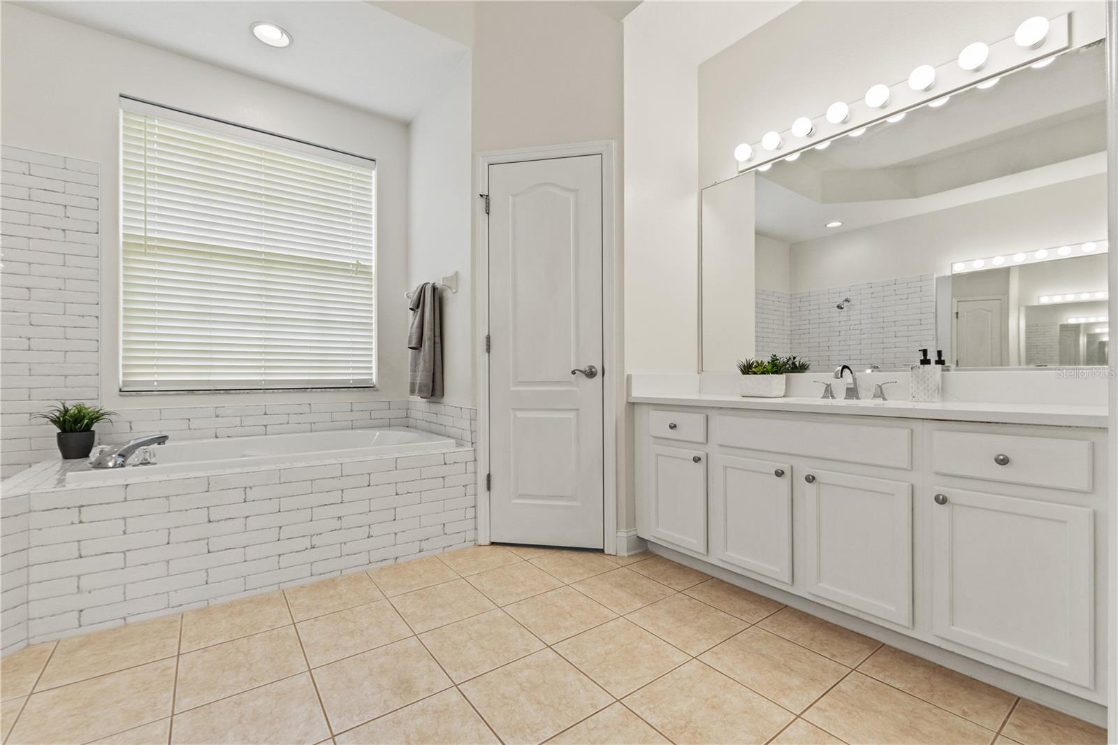 2901 LAUREL MEADOW CT