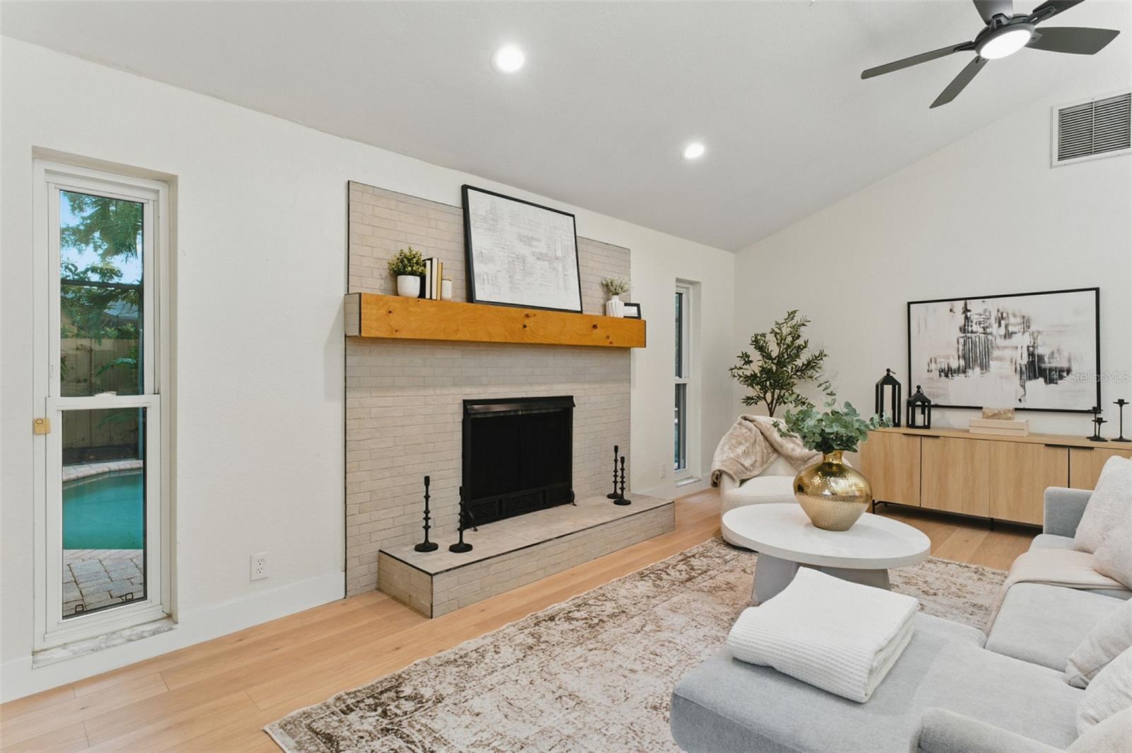 2272 ADAM CT
