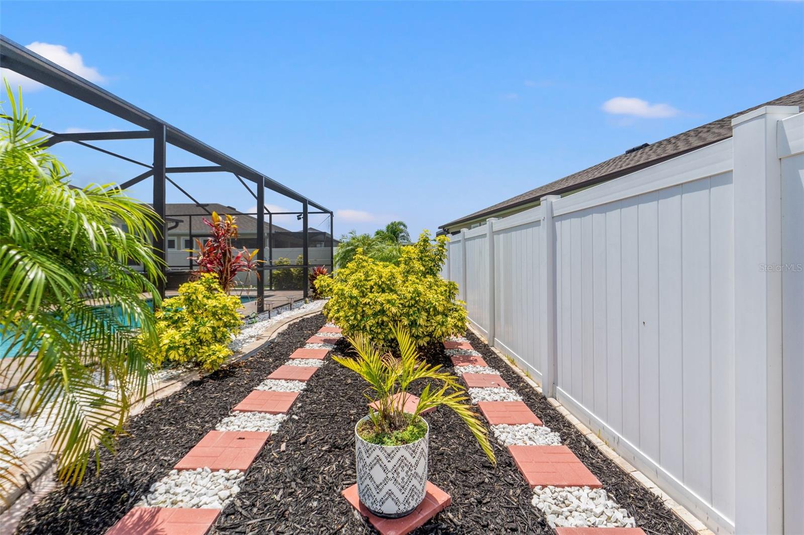 13301 WATERLEAF GARDEN CIR