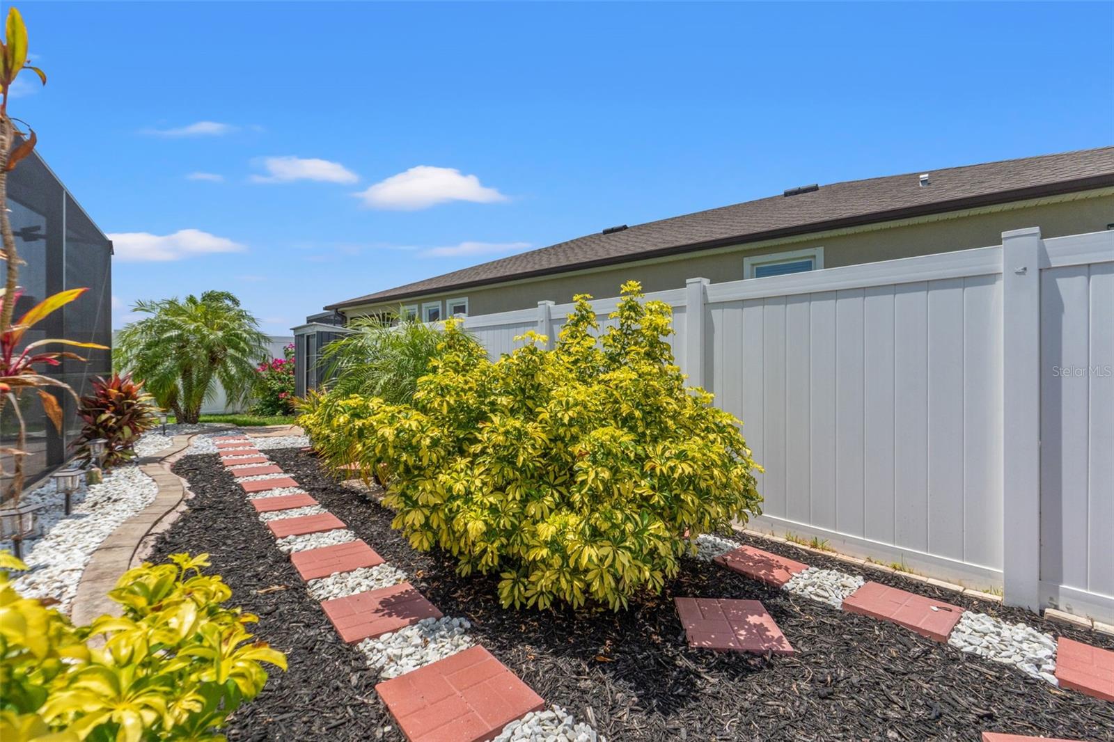 13301 WATERLEAF GARDEN CIR