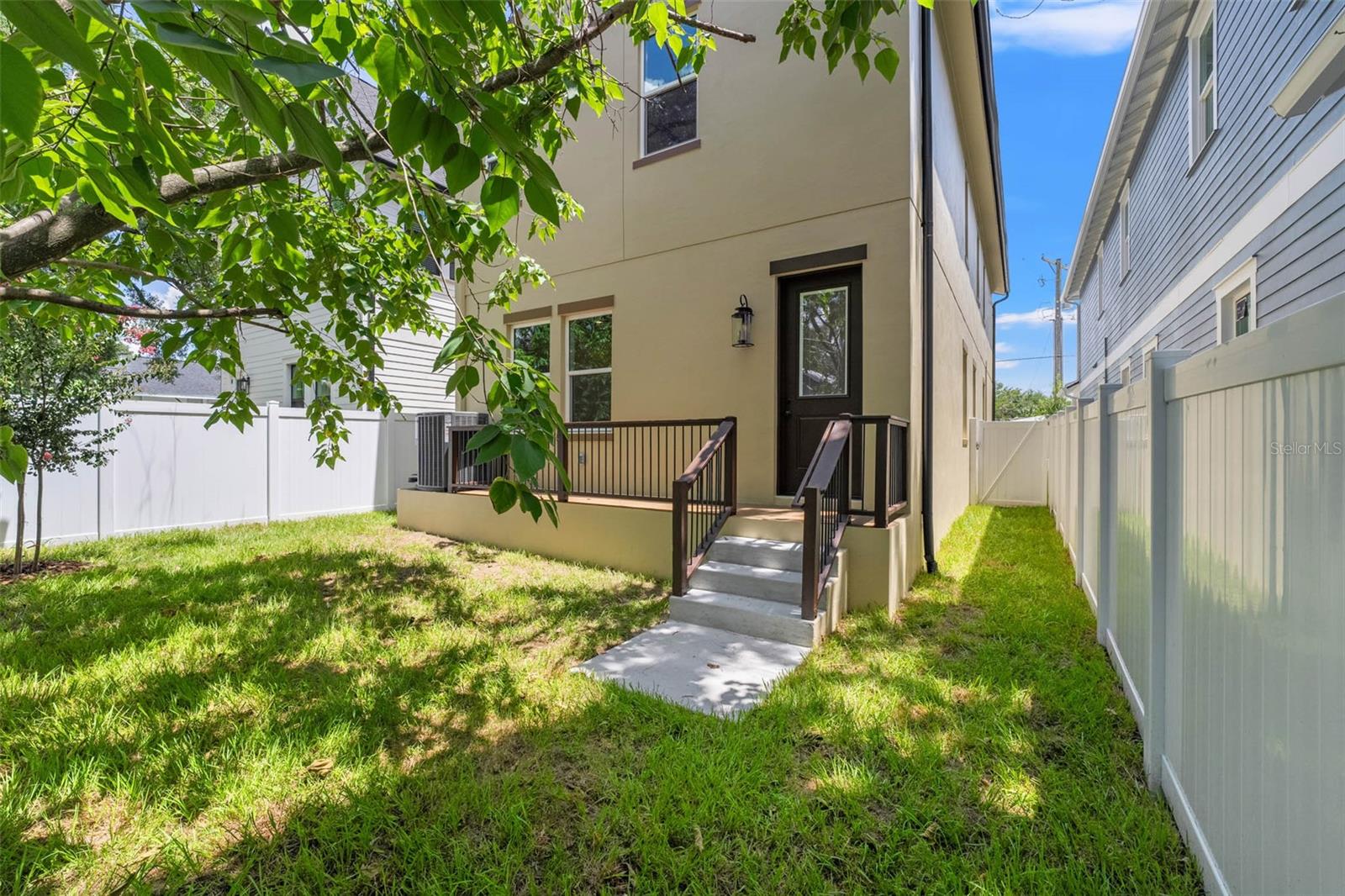 115 W HIAWATHA ST
