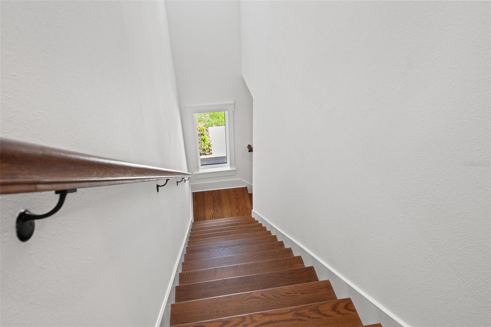 115 W HIAWATHA ST