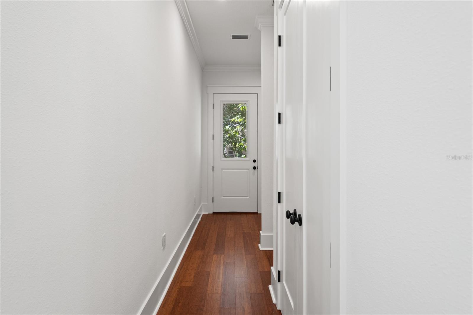 115 W HIAWATHA ST