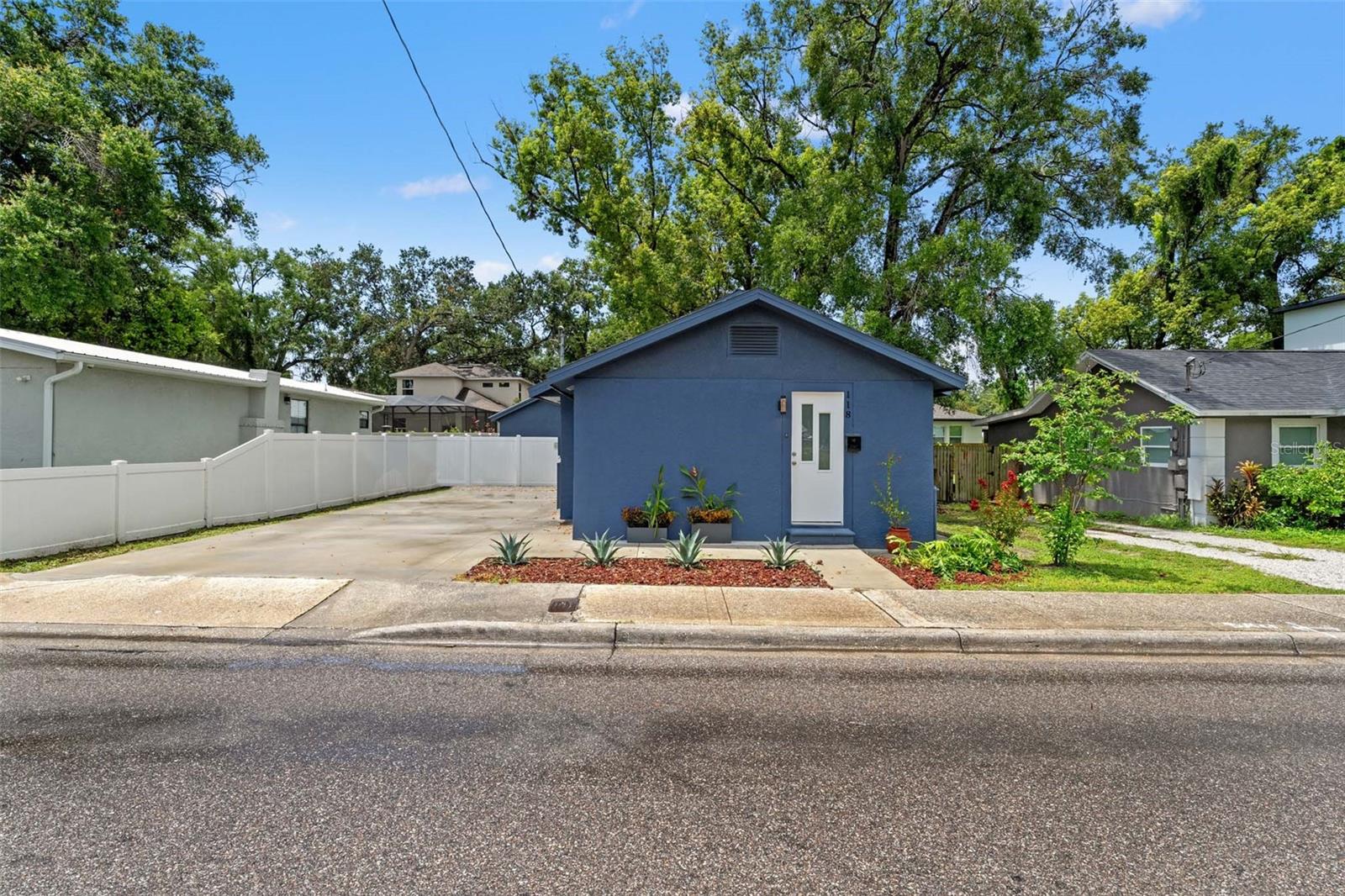 118 W SLIGH AVE