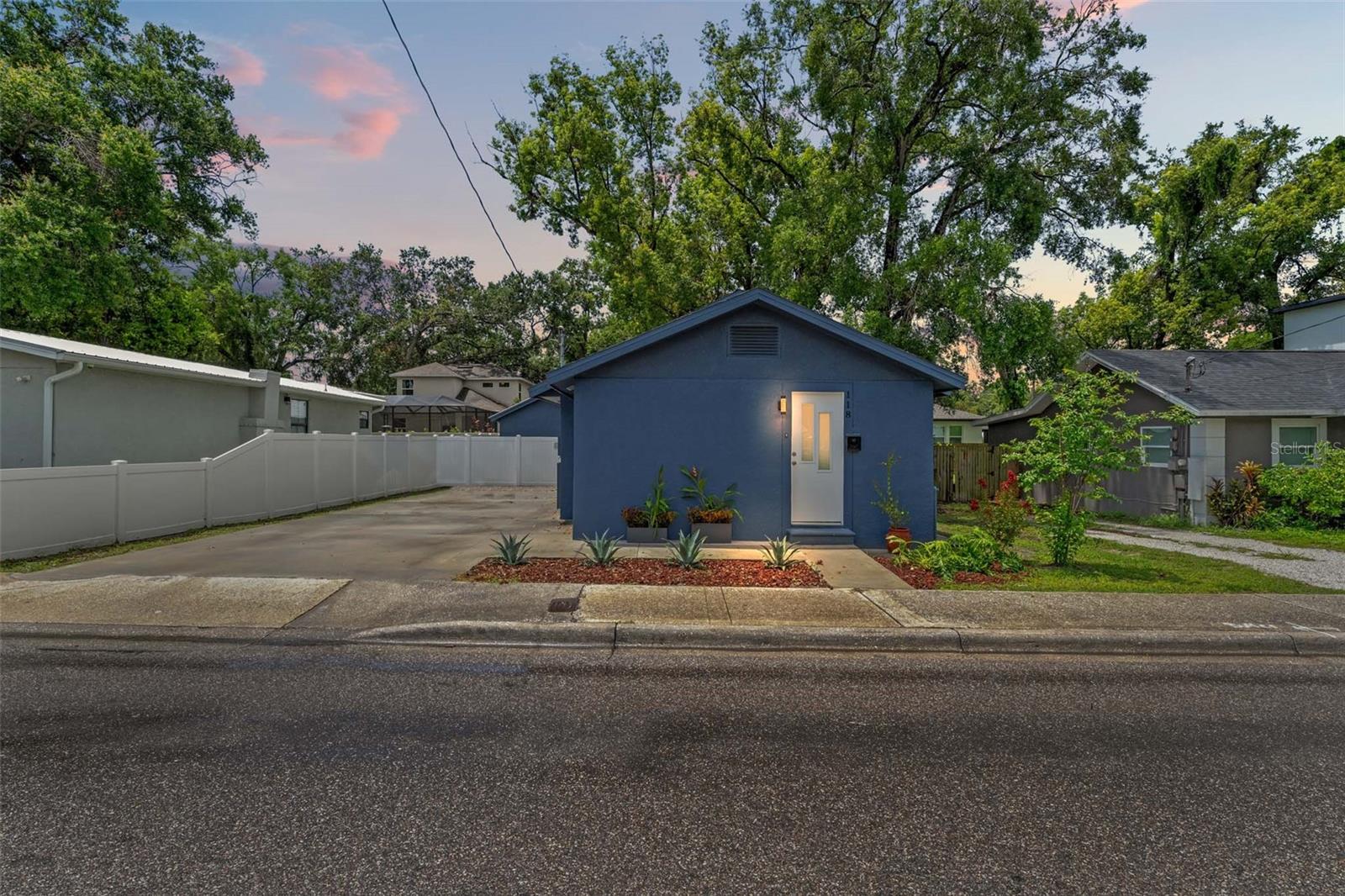 118 W SLIGH AVE