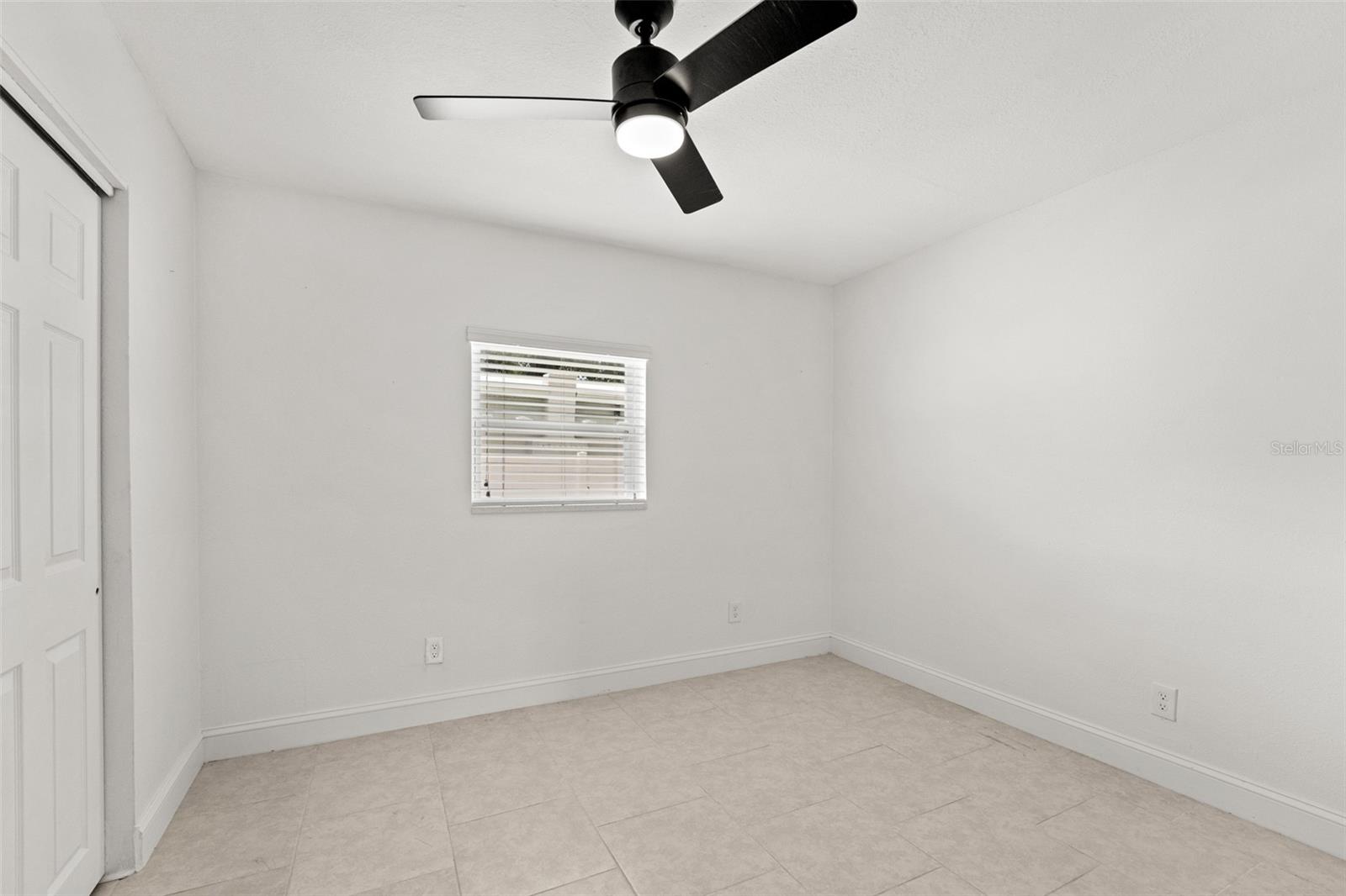 118 W SLIGH AVE
