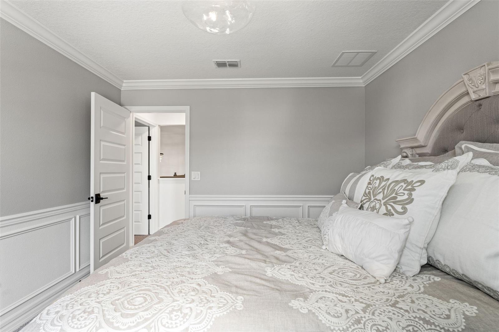 7819 NOTCHED PINE BND