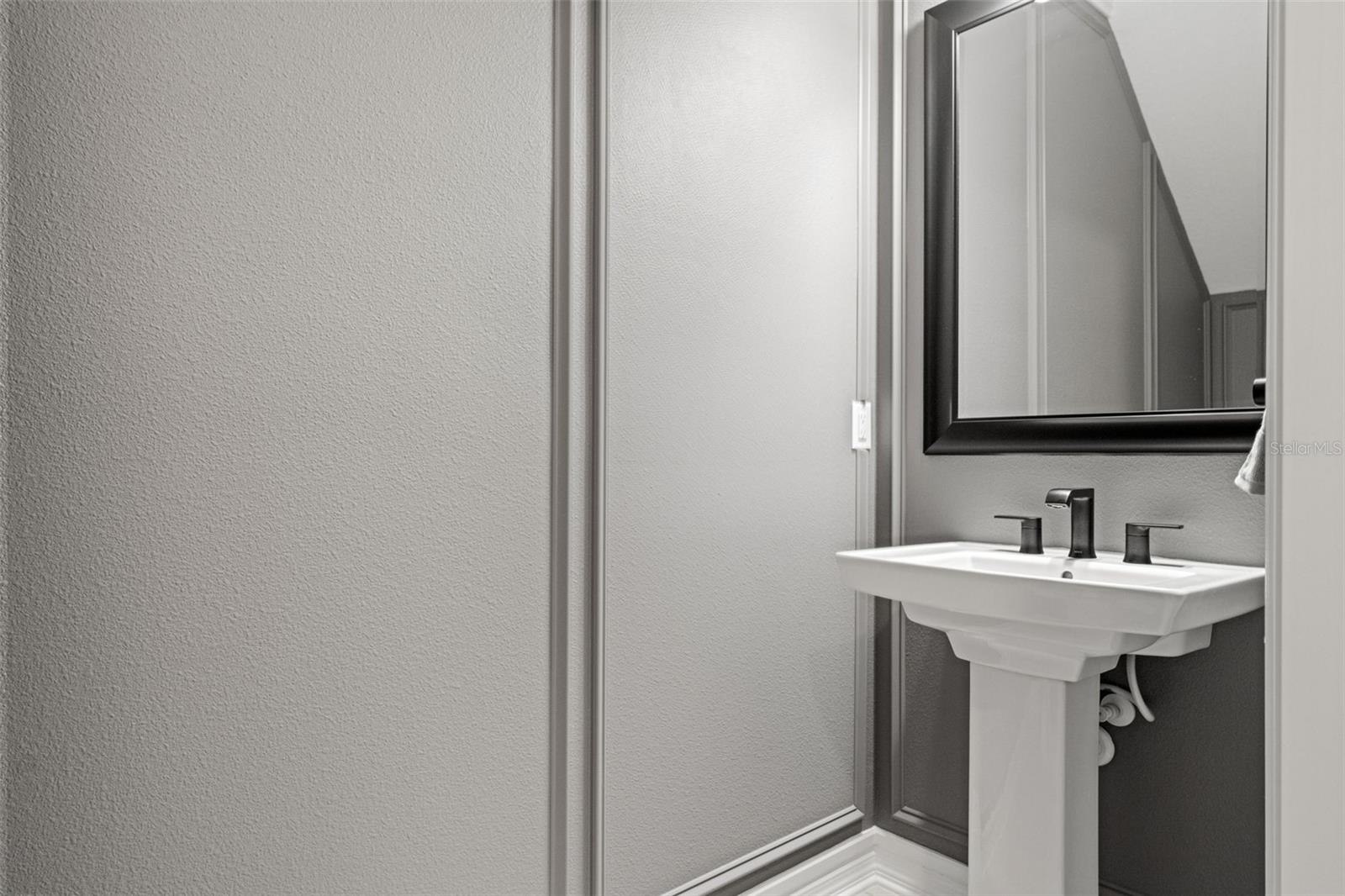 7819 NOTCHED PINE BND