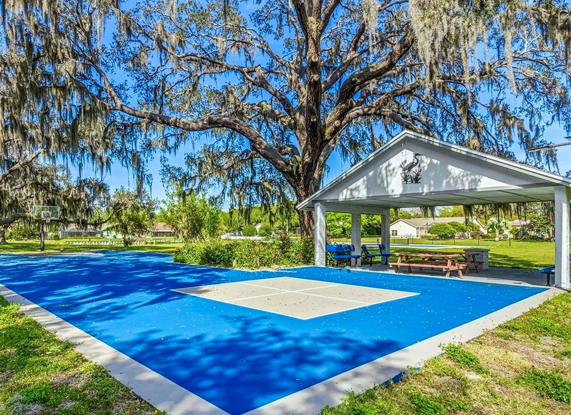 573 WHISPERING LAKES BLVD