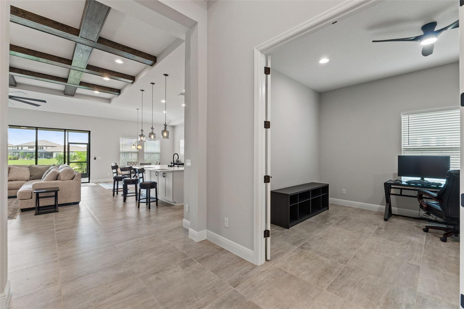 10989 RUSTIC TIMBER LOOP