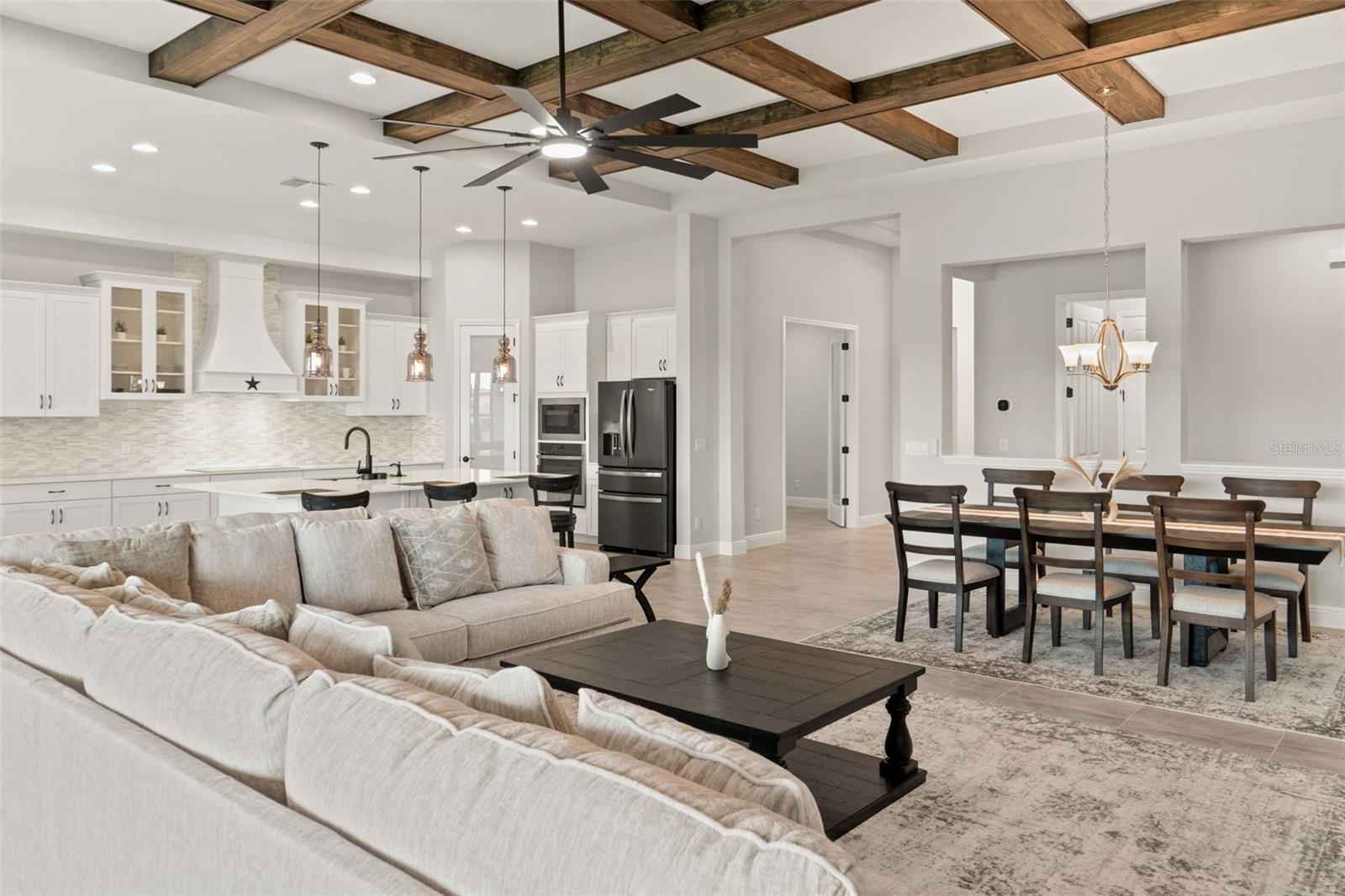 10989 RUSTIC TIMBER LOOP