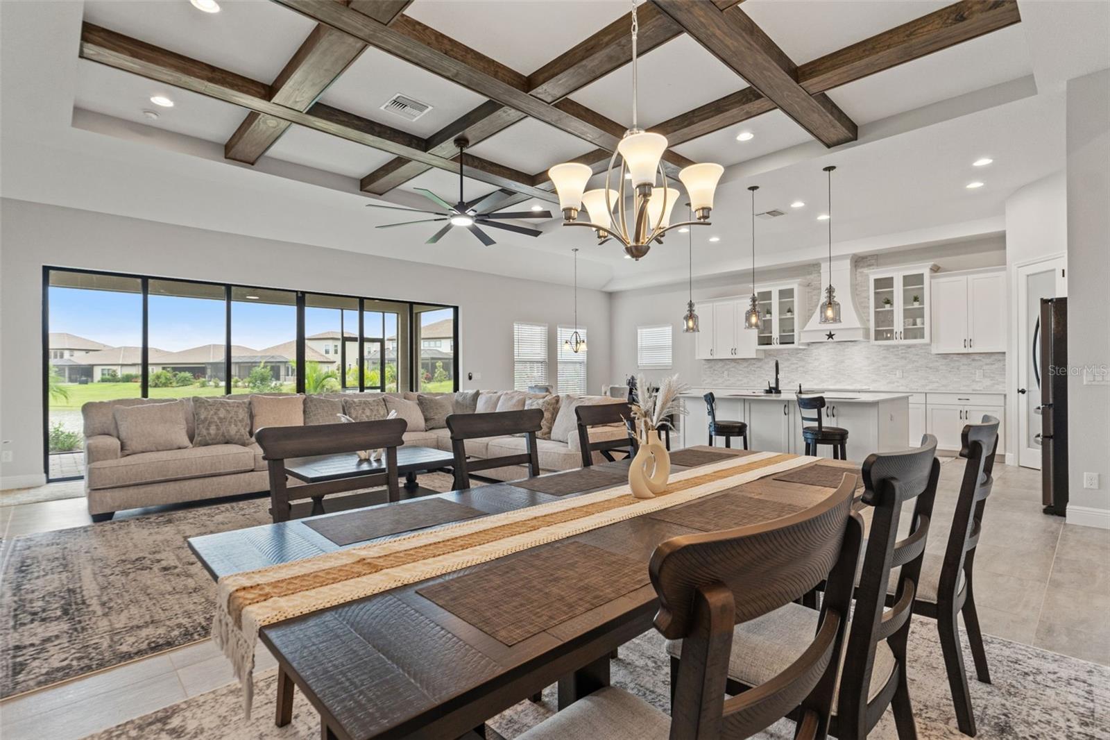 10989 RUSTIC TIMBER LOOP