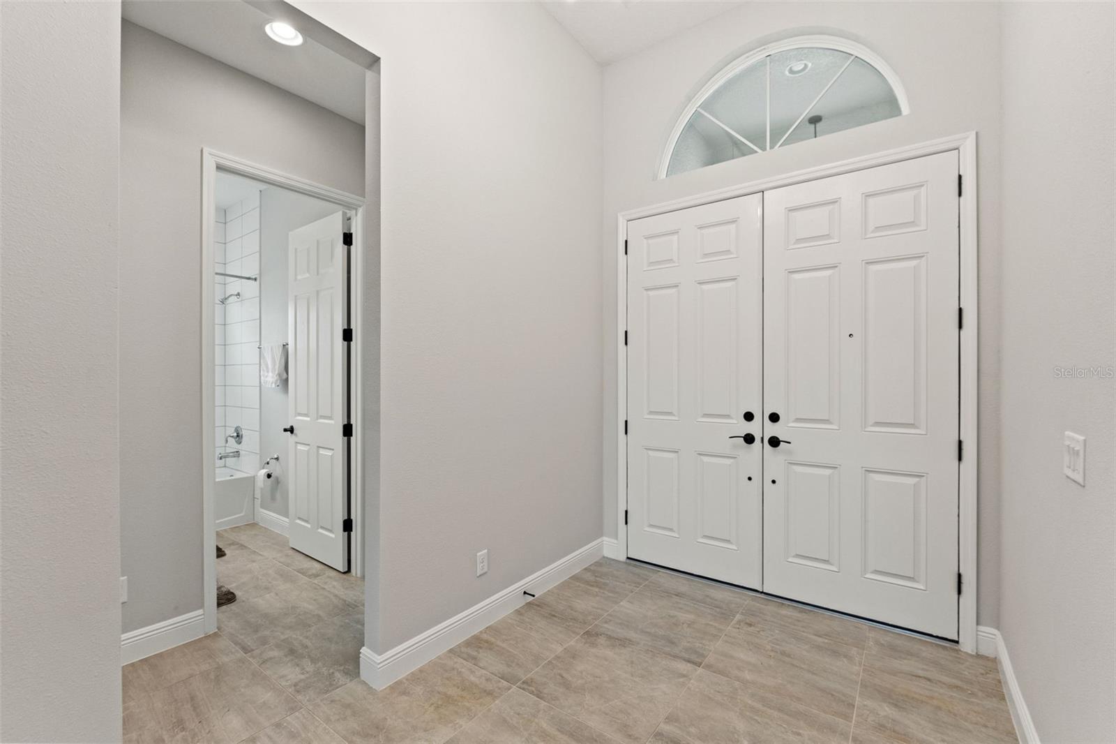 10989 RUSTIC TIMBER LOOP