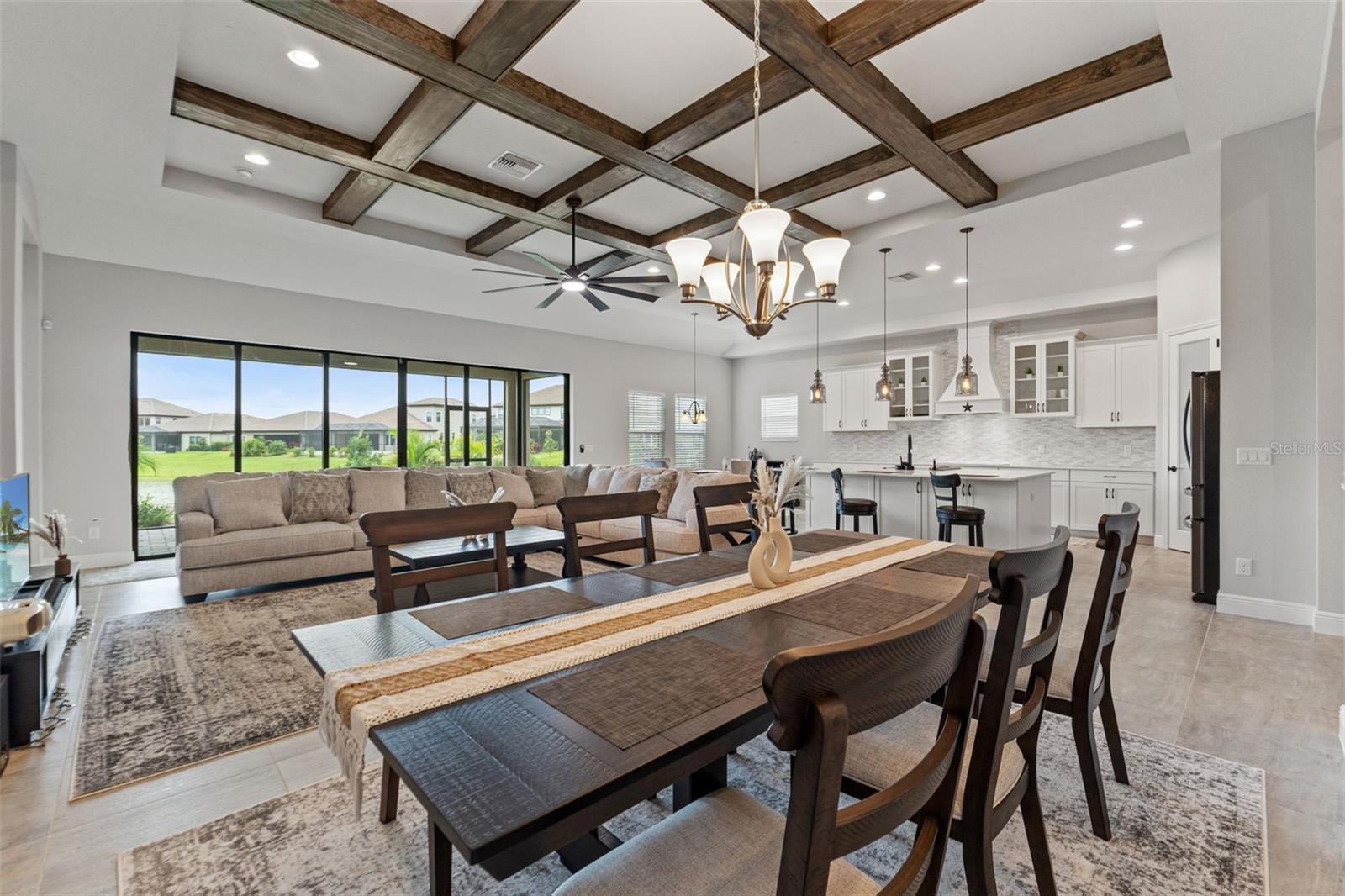 10989 RUSTIC TIMBER LOOP