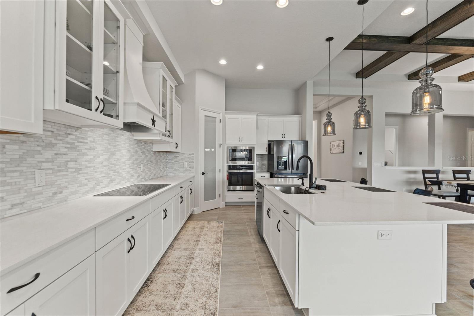 10989 RUSTIC TIMBER LOOP