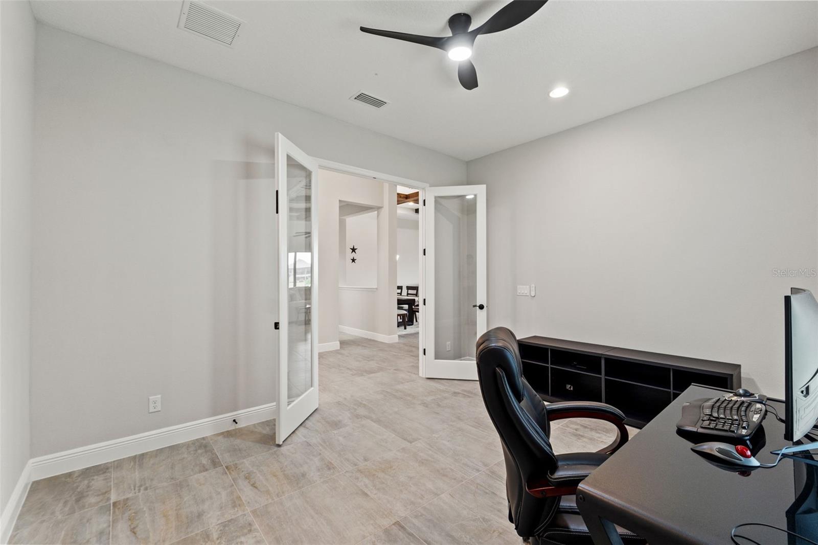 10989 RUSTIC TIMBER LOOP
