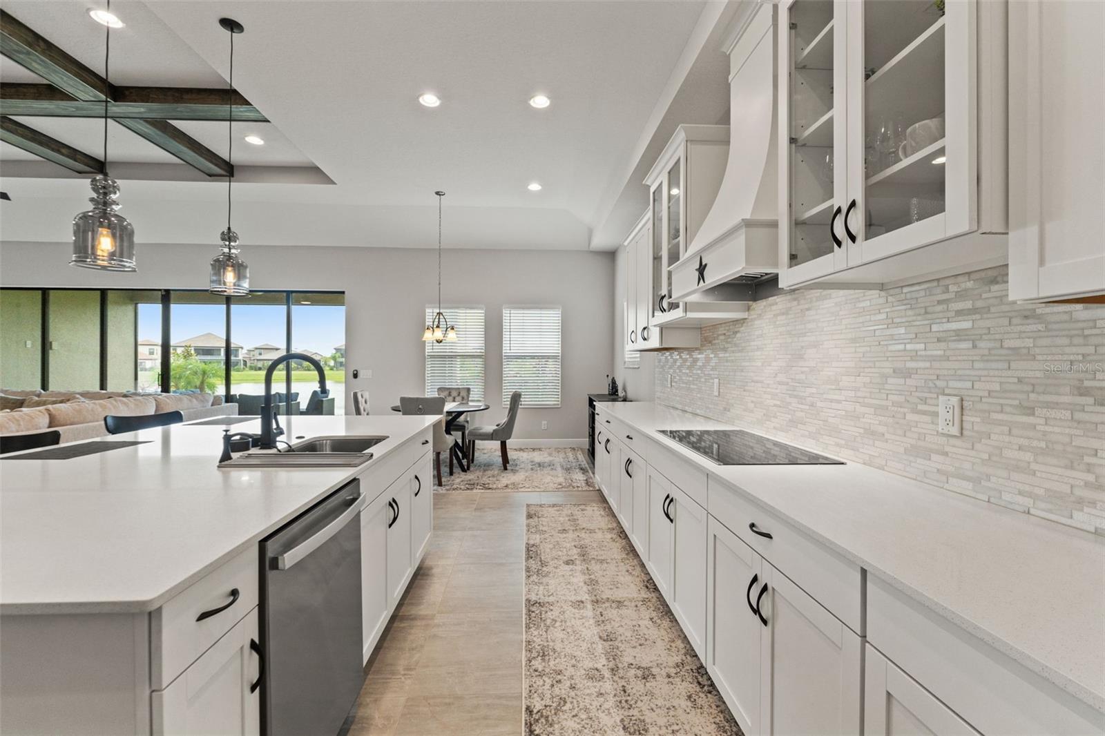 10989 RUSTIC TIMBER LOOP
