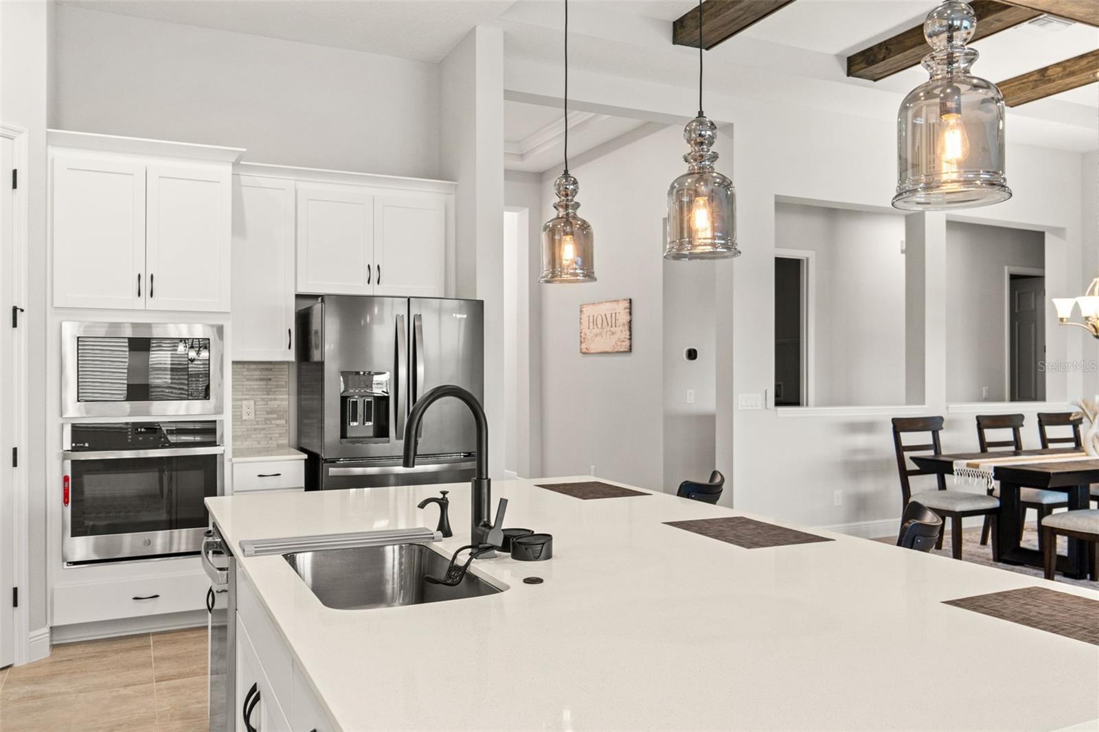 10989 RUSTIC TIMBER LOOP