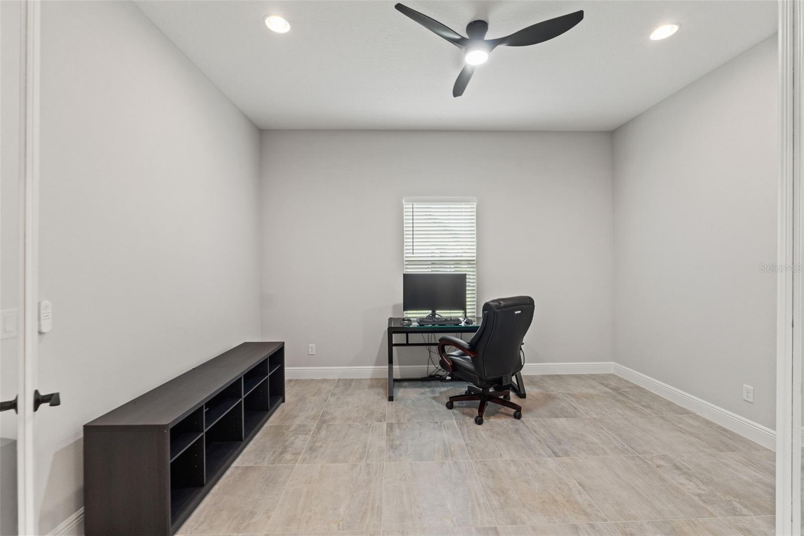 10989 RUSTIC TIMBER LOOP